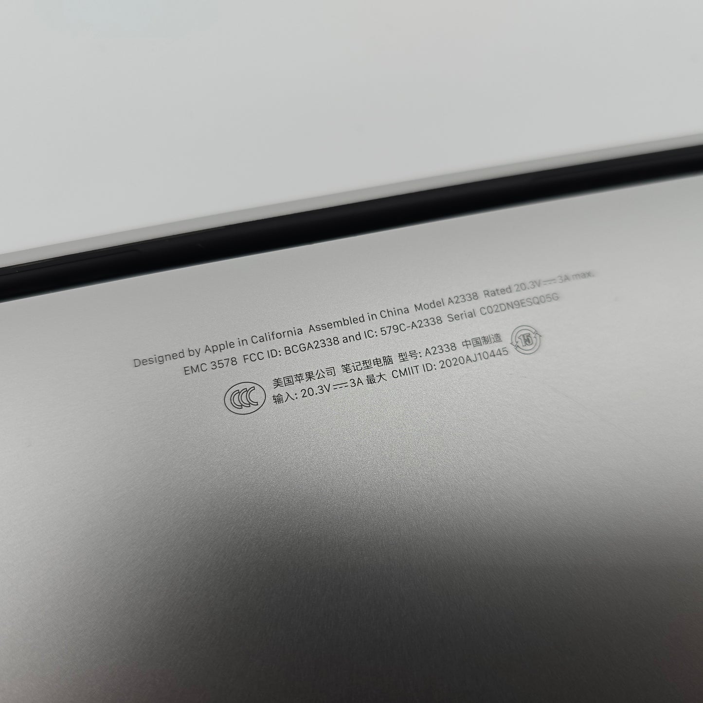 Apple Macbook Pro M1 w/ Touchbar and TouchID, 13", 8GB RAM, 256GB