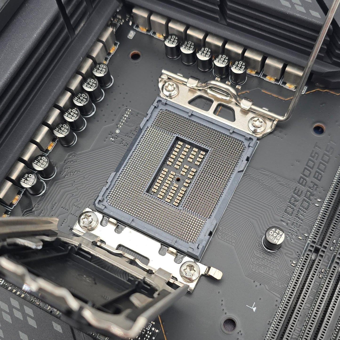 MSI MPG Z690 Carbon WiFi Gaming Motherboard for Intel Socket LGA 1700 Processors