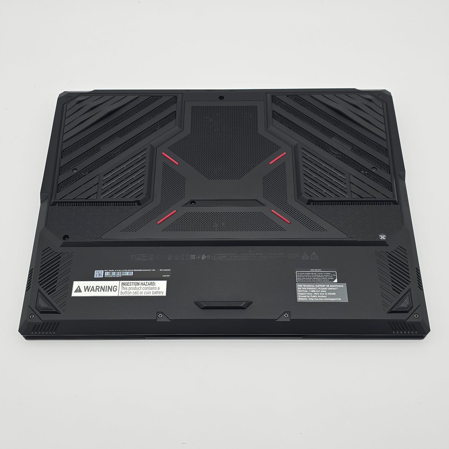 MSI RAIDER A18HX, RTX 4080, Ryzen 9 7945HX3D, 32GB DDR5, 18" 240Hz Gaming Laptop