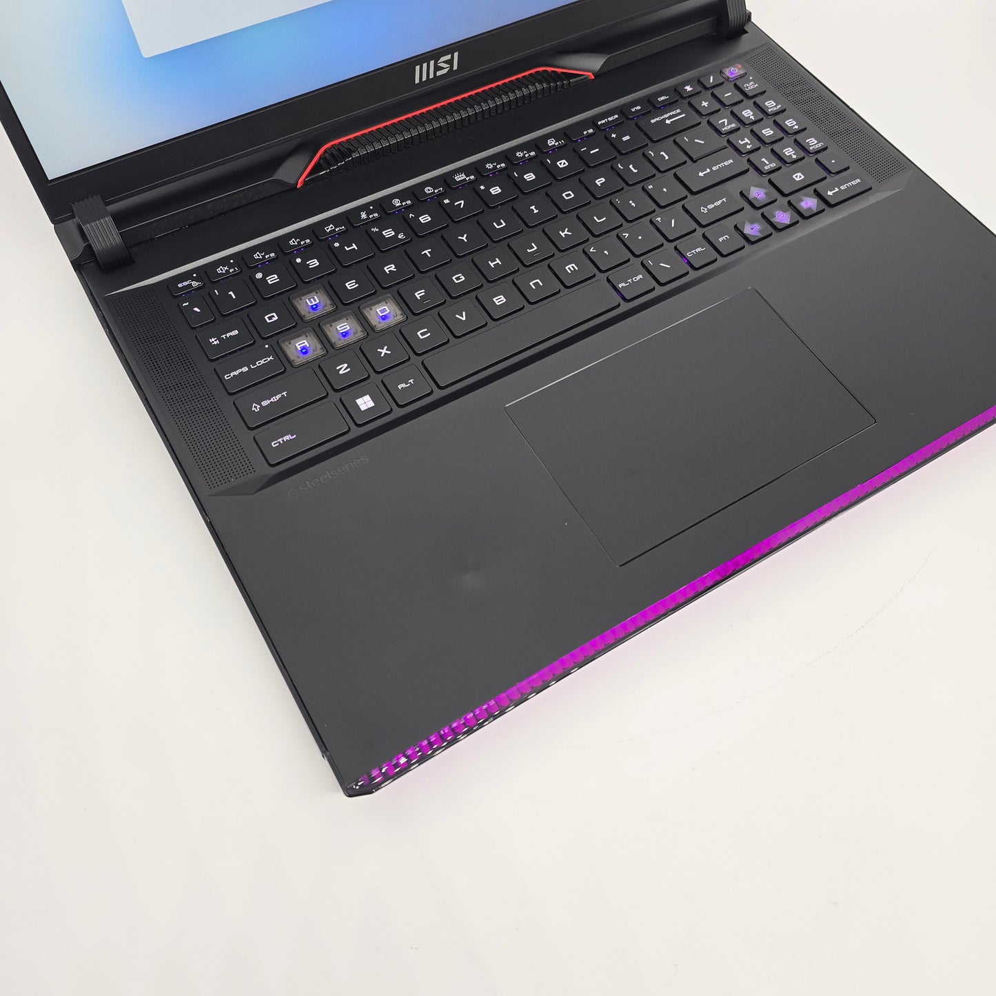 MSI Raider GE78HX, RTX 4080, Intel i9-13950HX, 64GB DDR5, 17" 240Hz RGB Gaming Laptop