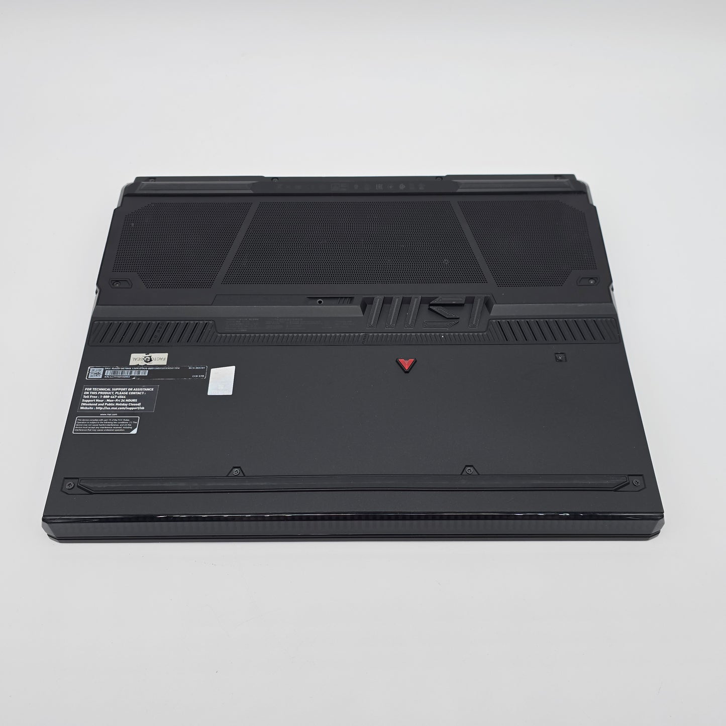 MSI Raider GE78HX, RTX 4080, Intel i9-13950HX, 64GB DDR5, 17" 240Hz RGB Gaming Laptop