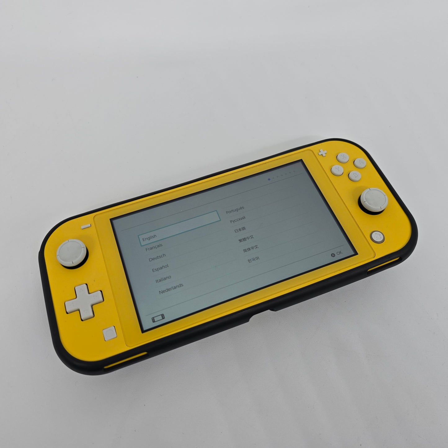 Nintendo Switch Lite w/ Case, Yellow