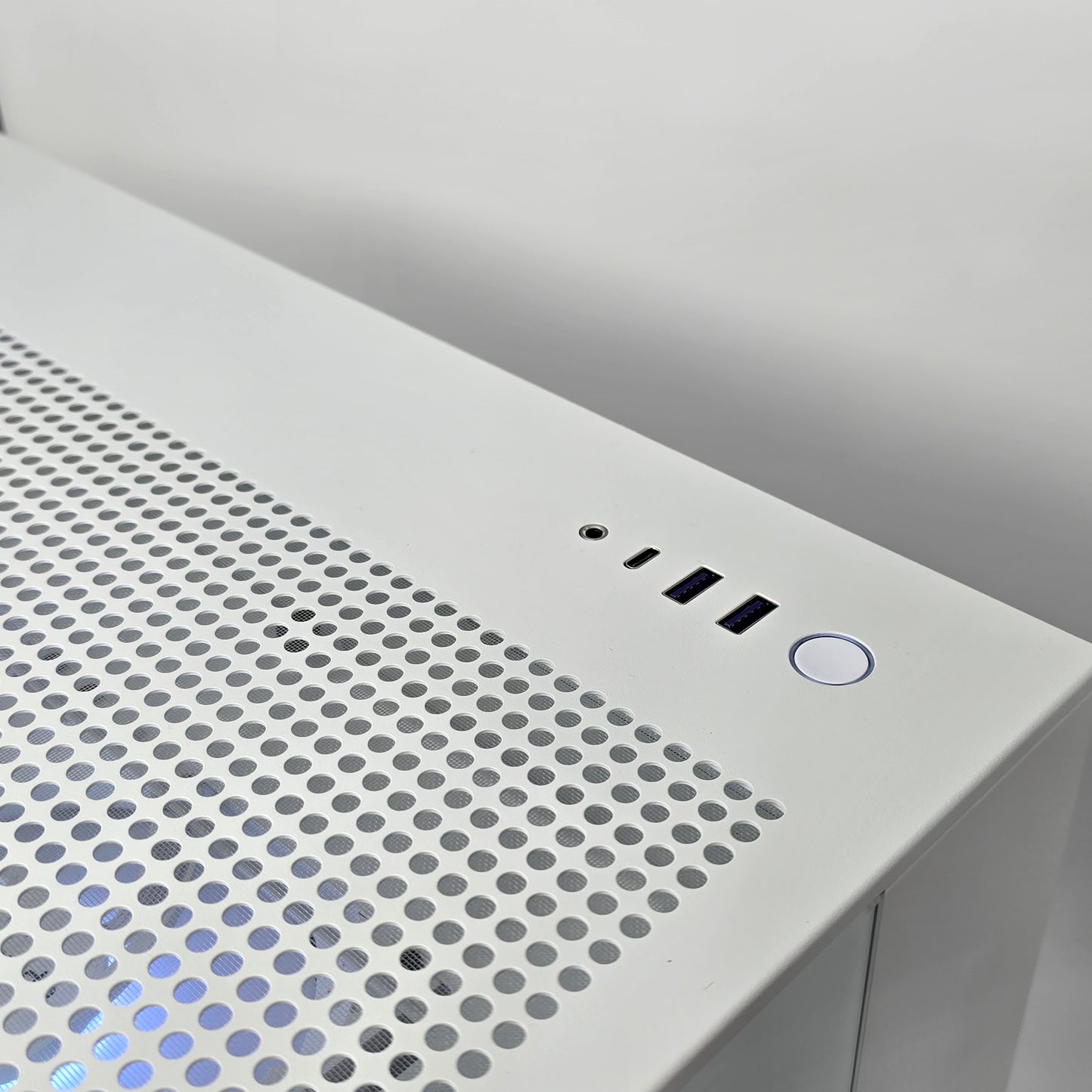 RTX 3090, Intel i9-13900K, 64GB DDR4, 2TB NVMe, Custom Liquid Cooled White Gaming PC