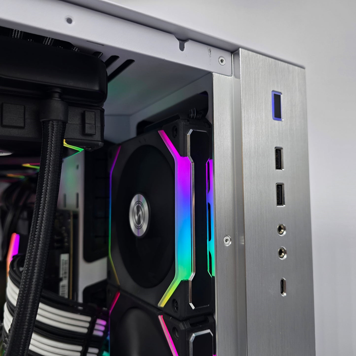 RTX 4080 Super STRIX, Intel i7-14700K, 64GB DDR5, Like New Custom Liquid Cooled Gaming PC