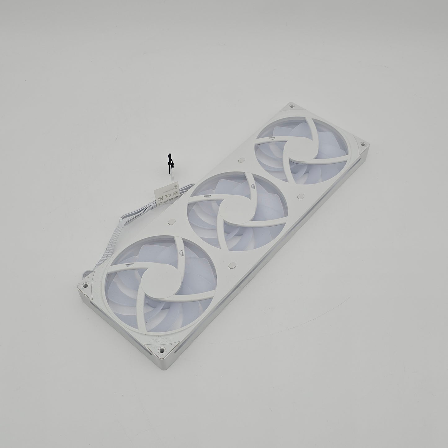 NZXT F360 RGB Core White, 360mm Integrated Triple Fan RGB Cooling
