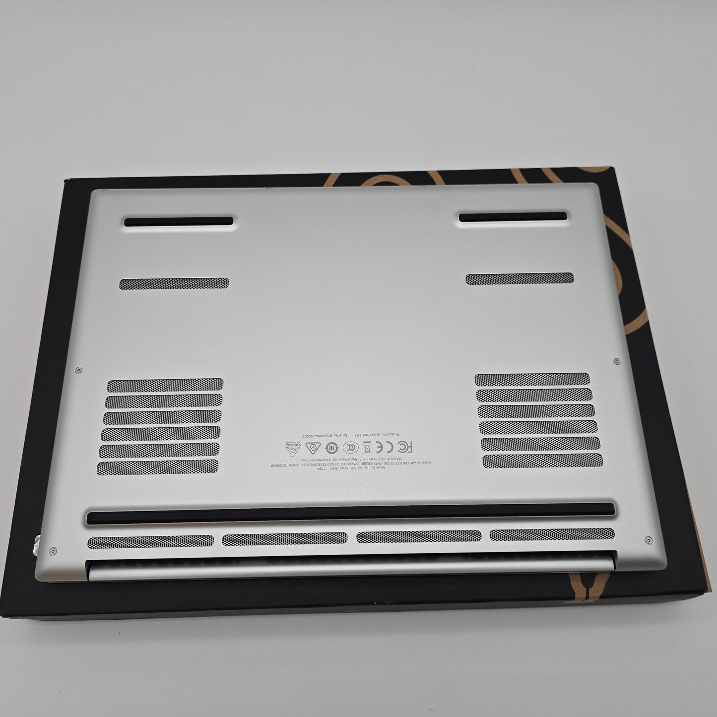 Razer Blade 14, RTX 4070, Ryzen 9 8945HS, 32GB DDR5, QHD+ 240Hz, Brand New