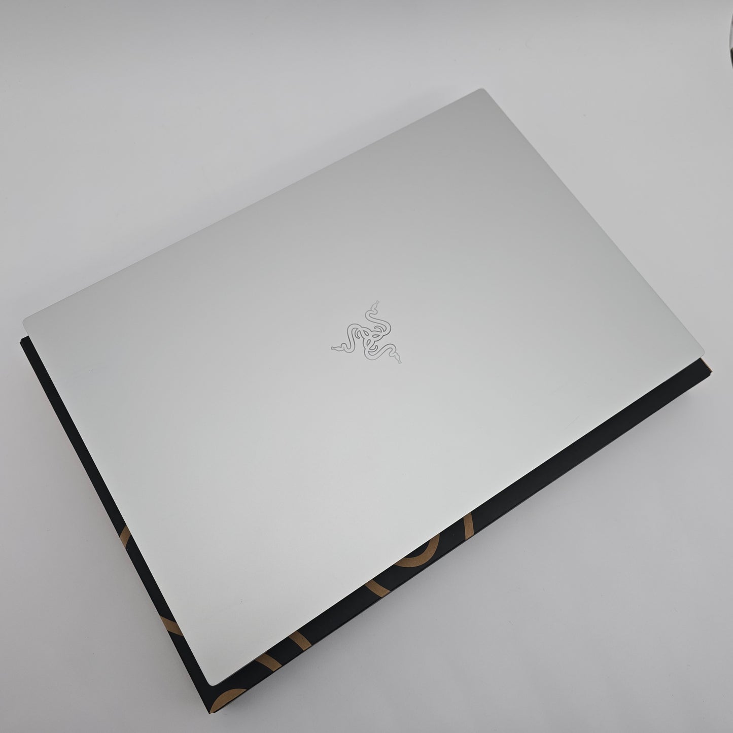 Razer Blade 18, RTX 4090, 96GB DDR5, i9-14900HX, 4TB, 4K 200Hz 18", Mercury White, New Gaming Laptop