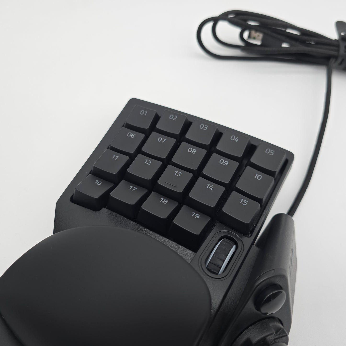 Razer Tartarus Pro Gaming Keypad, 32 Programmable Keys, Rapid Trigger Function, Razer RGB Chroma Lighting, New