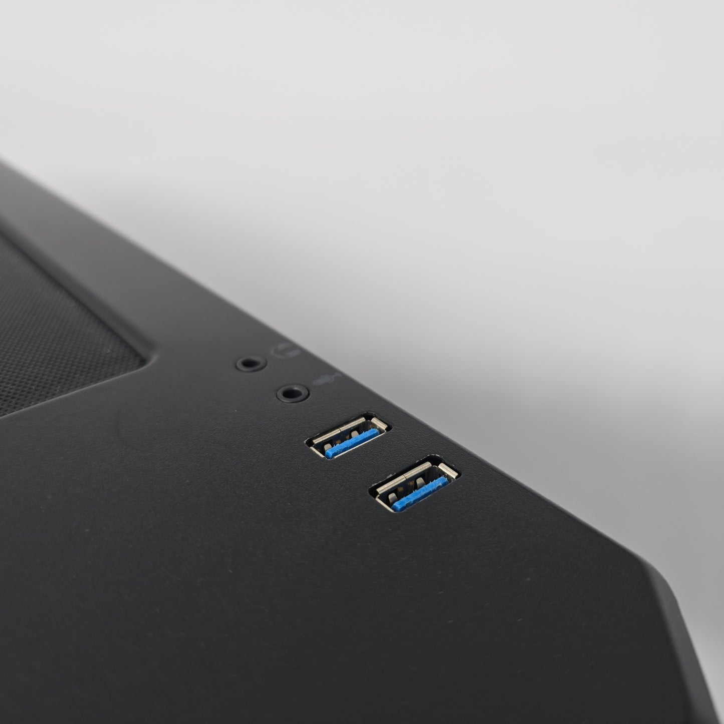 RTX 2070 Super, Ryzen 3600, 32GB RAM, 1TB NVMe SSD, Custom Gaming PC