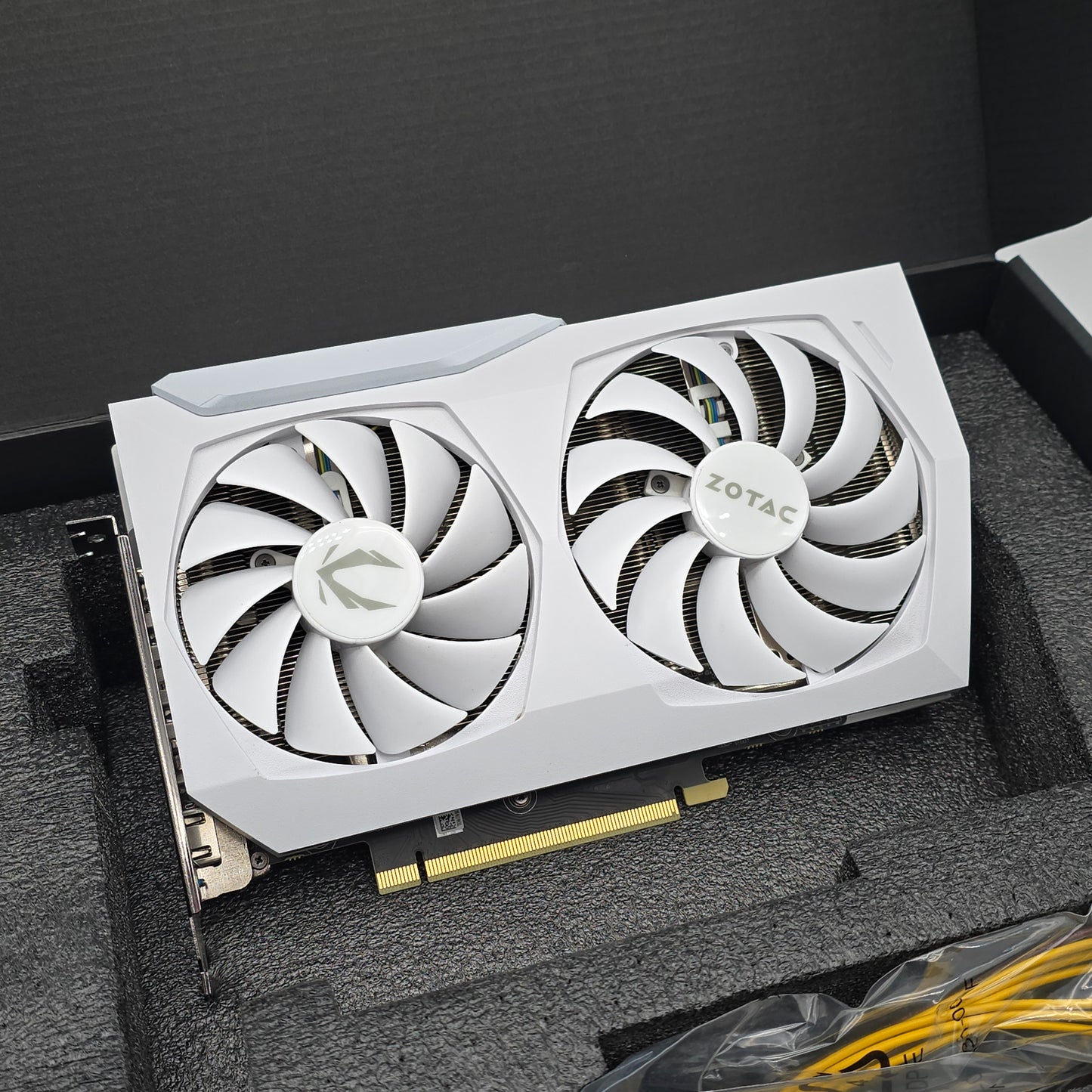 RTX 3070 Zotac Twin Edge OC White 8GB, NVIDIA Gaming Graphics Card GPU