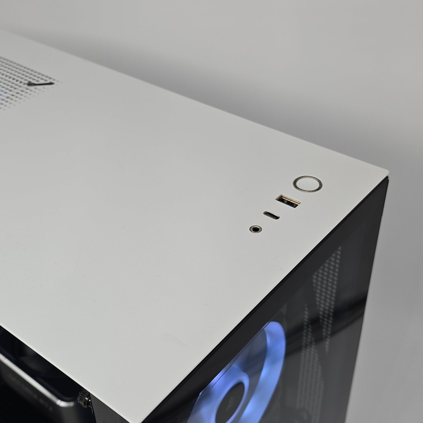 RTX 3070Ti FE, Ryzen 5 5600X, 16GB RAM, 1.5TB SSD, Custom White Gaming PC