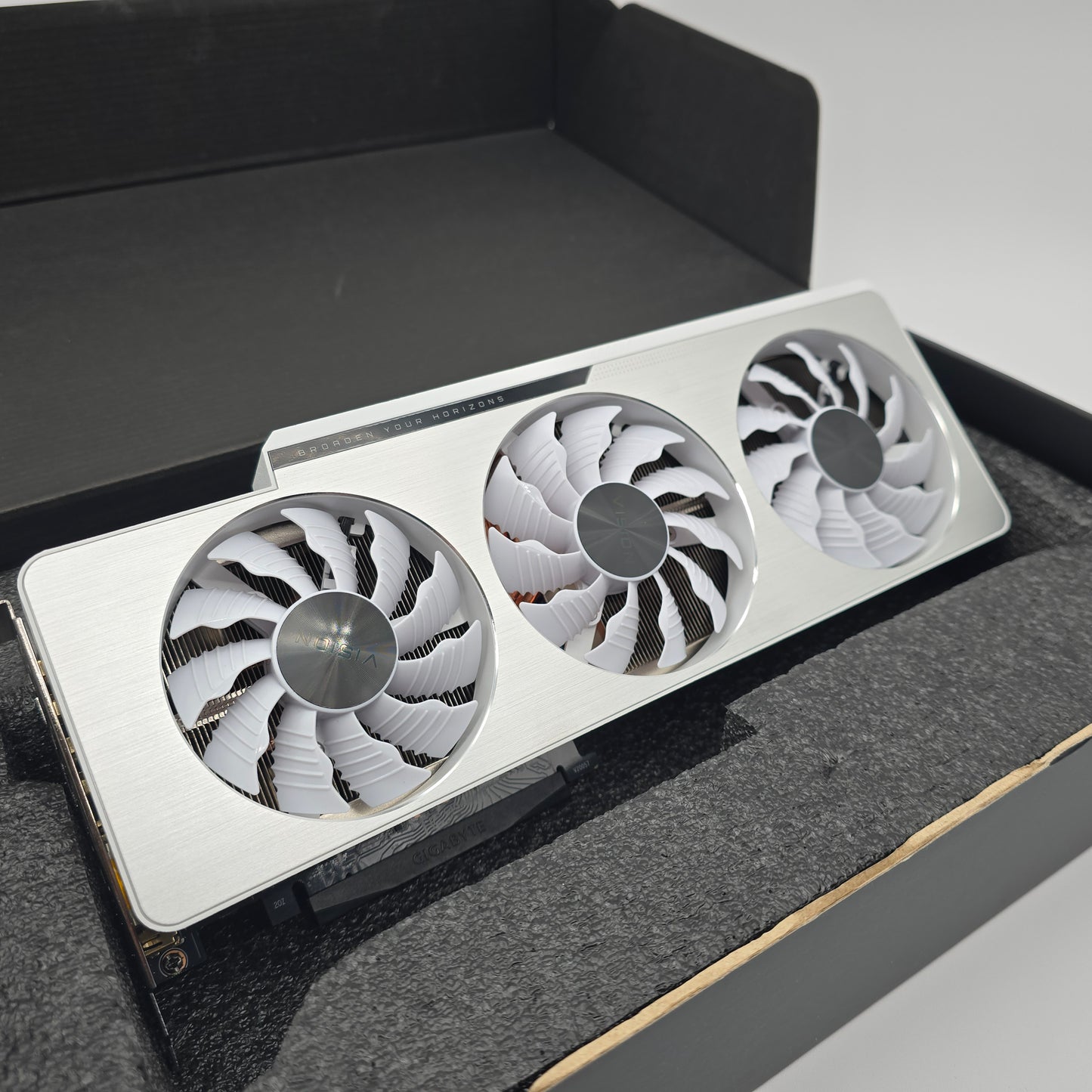 RTX 3080Ti Gigabyte Vision OC 12GB White, NVIDIA Gaming Graphics Card GPU