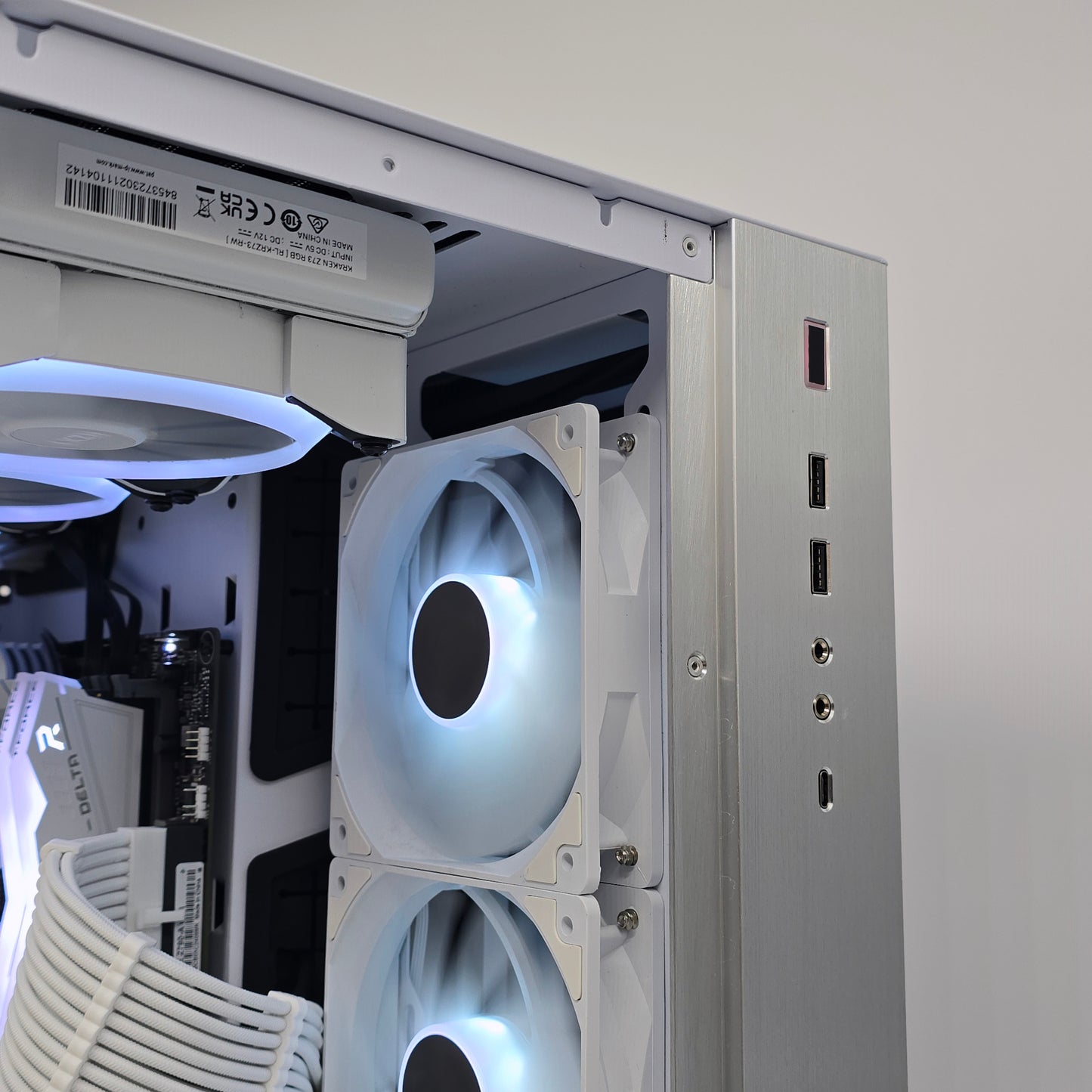 RTX 3090Ti FTW3, Intel i9-13900K, 32GB DDR5, 2TB NVMe, Custom White Liquid Cooled Gaming PC