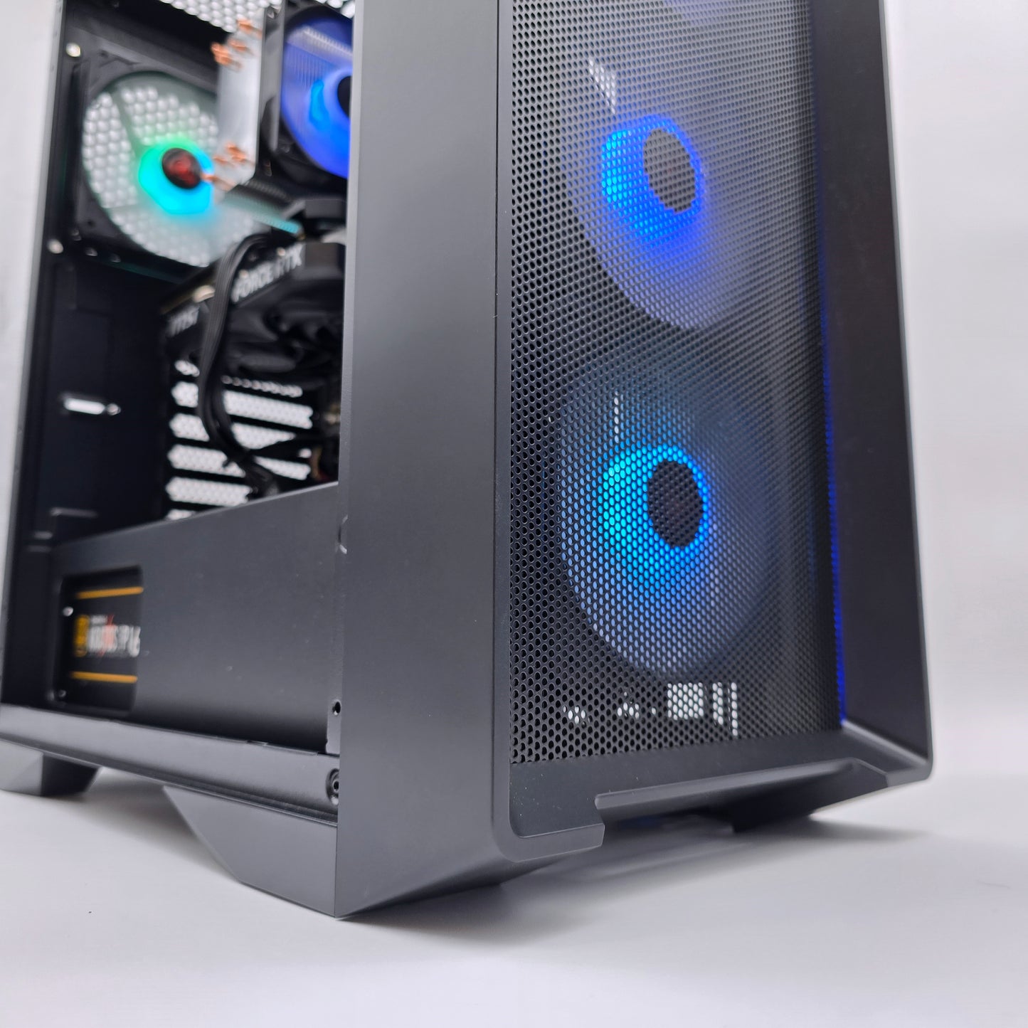 RTX 4060, Intel i5-13400F, 16GB RAM, 1TB NVMe, Skytech Nebula Desktop Gaming PC