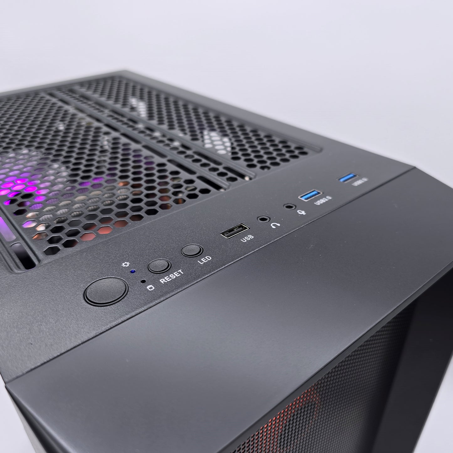 RTX 4060, Intel i5-13400F, 16GB RAM, 1TB NVMe, Skytech Nebula Desktop Gaming PC