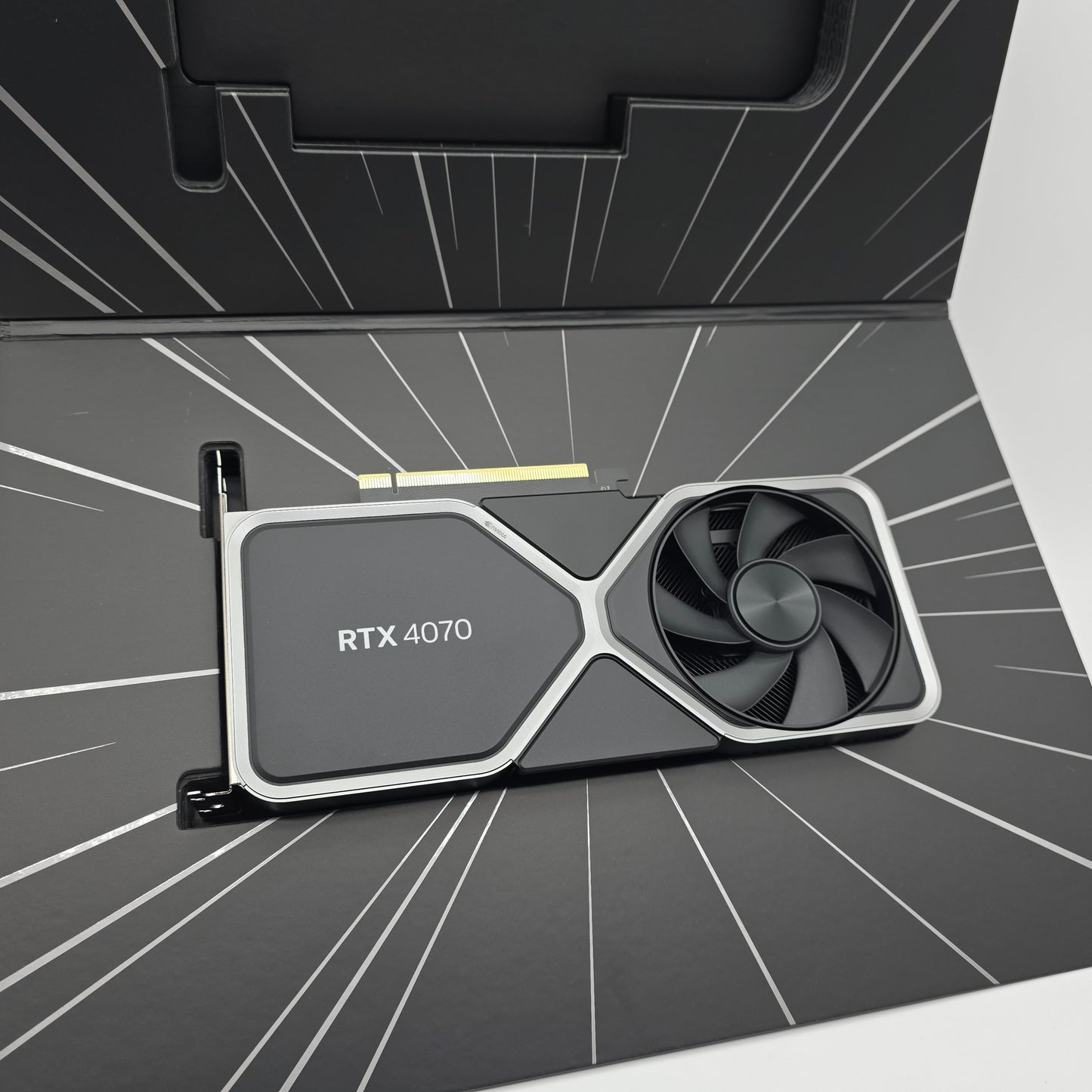 RTX 4070 Founders Edition 12GB, NVIDIA Gaming Graphics Card GPU