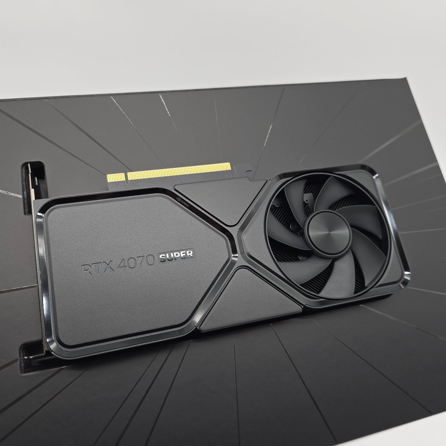 RTX 4070 Super FE Founders Edition 12GB, NVIDIA Gaming Graphics Card GPU