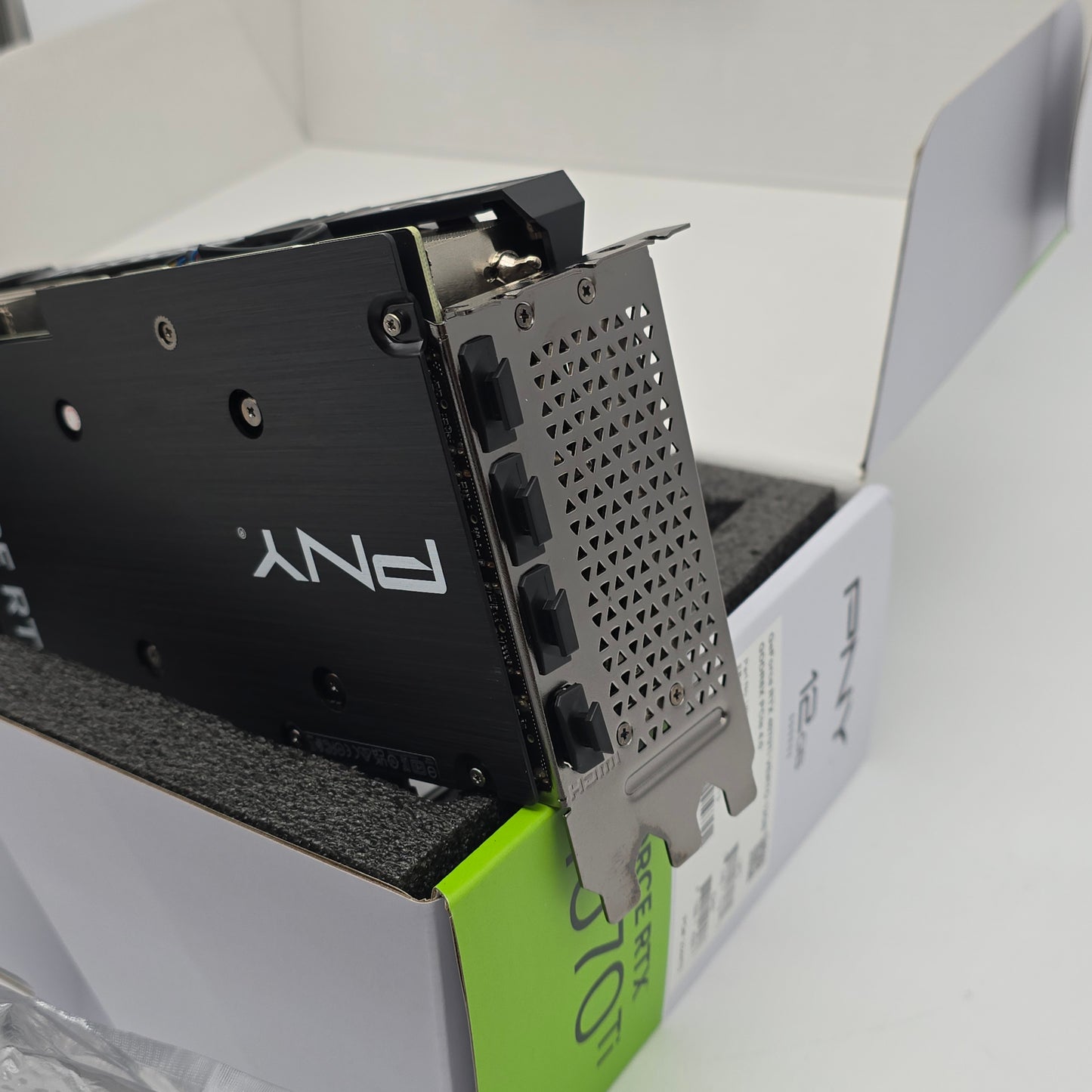 RTX 4070 Ti PNY Black 12GB, NVIDIA gaming Graphics Card GPU, 4070Ti