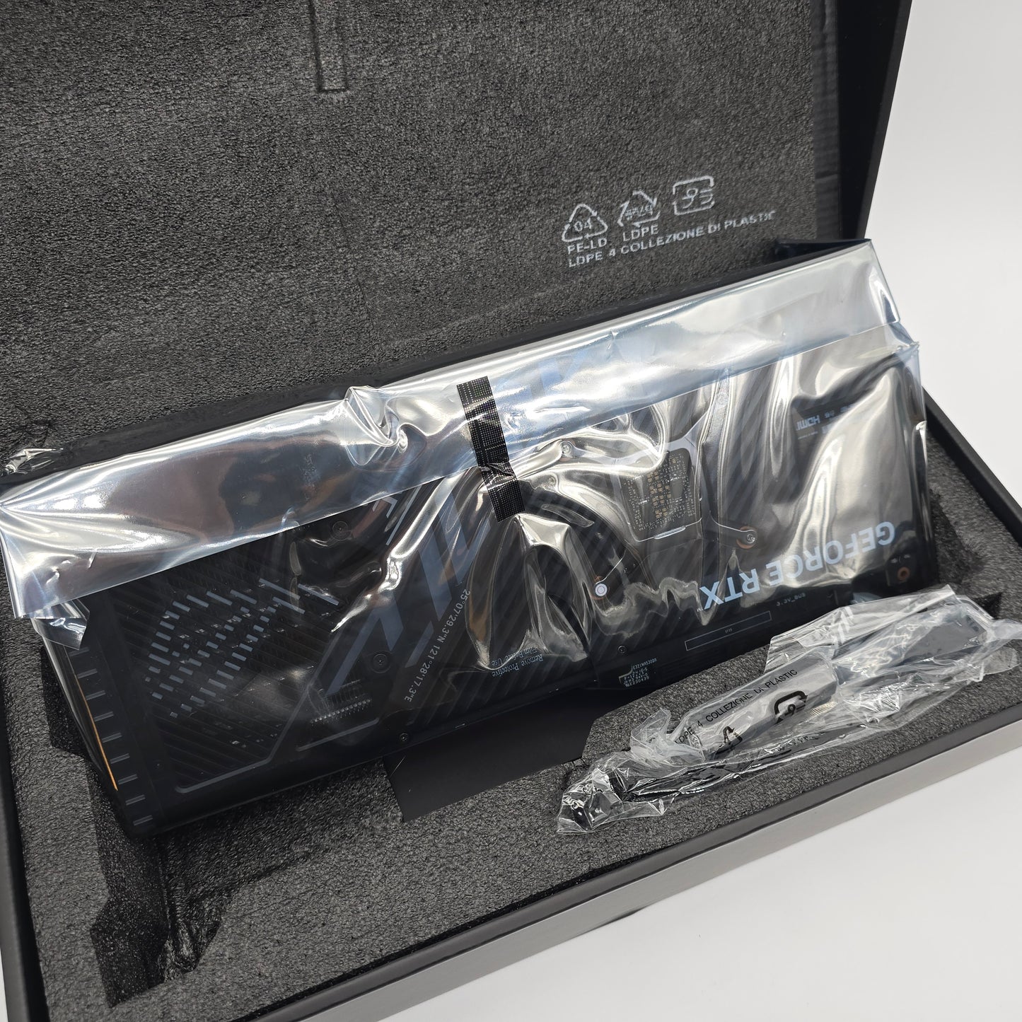 RTX 4070Ti Super ASUS ROG STRIX 16GB, NVIDIA Gaming Graphics Card GPU