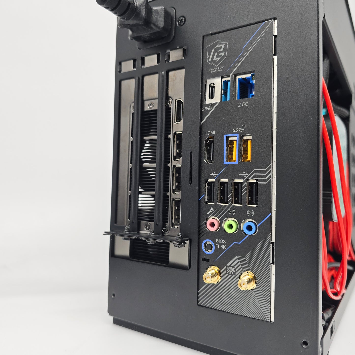 RTX 4080 Founders Edition, Ryzen 7 9800X3D, 32GB DDR5, 2TB NVMe, Lian Li DAN SFX Custom Gaming PC