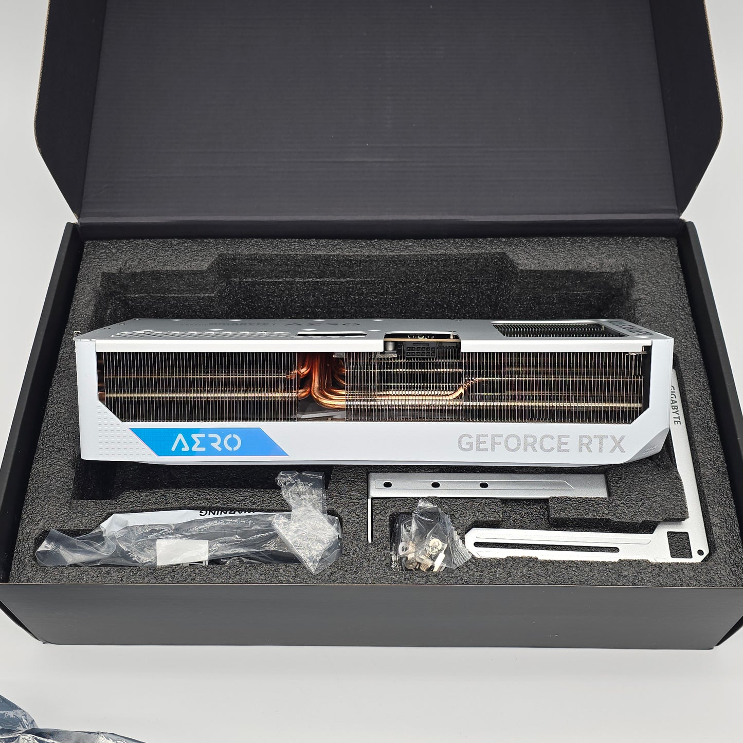 RTX 4080 Super Gigabyte Aero OC White 16GB, NVIDIA Gaming Graphics Card GPU