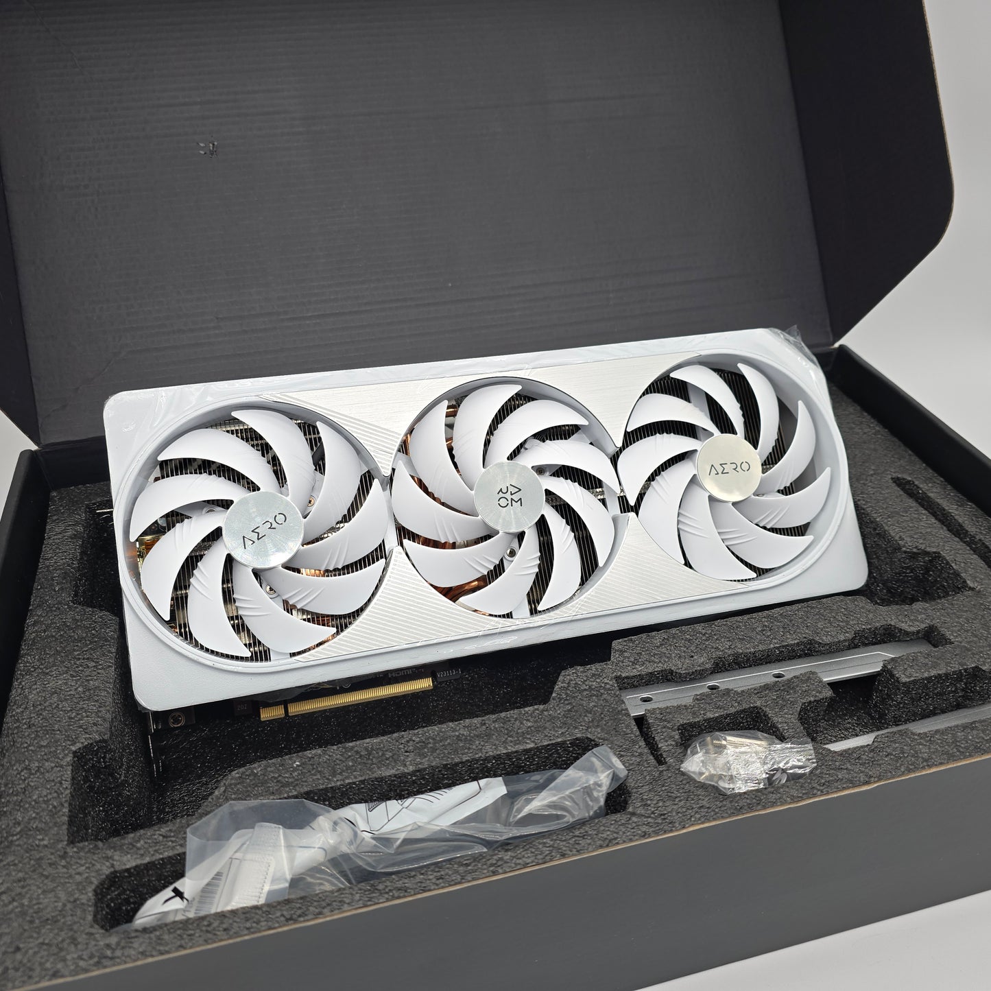 RTX 4080 Super Gigabyte AERO OC 16GB White, NVIDIA Gaming Graphics Card GPU