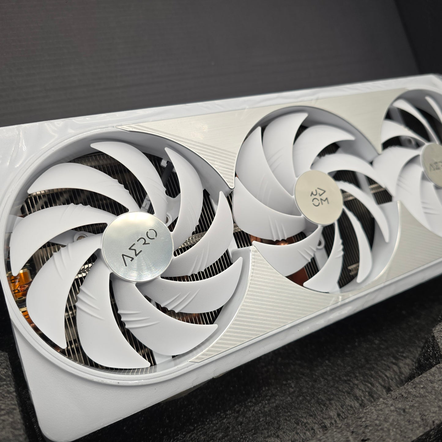 RTX 4080 Super Gigabyte AERO OC 16GB White, NVIDIA Gaming Graphics Card GPU