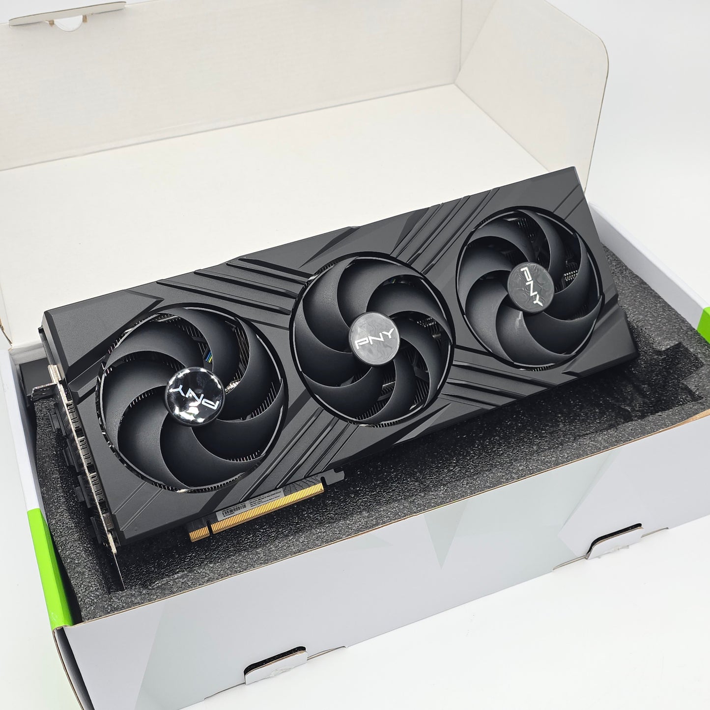RTX 4080 Super PNY Black 16GB, NVIDIA Gaming Graphics Card GPU