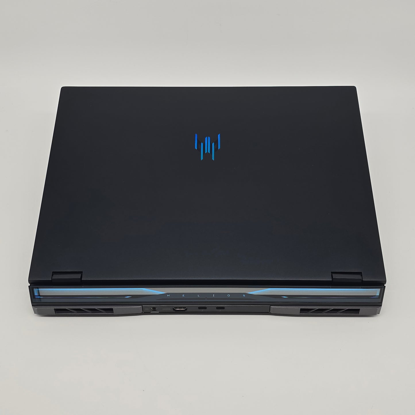 Acer Predator Helios 18, RTX 4090, Intel i9-14900HX, 32GB DDR5, 240Hz QHD+ Gaming Laptop
