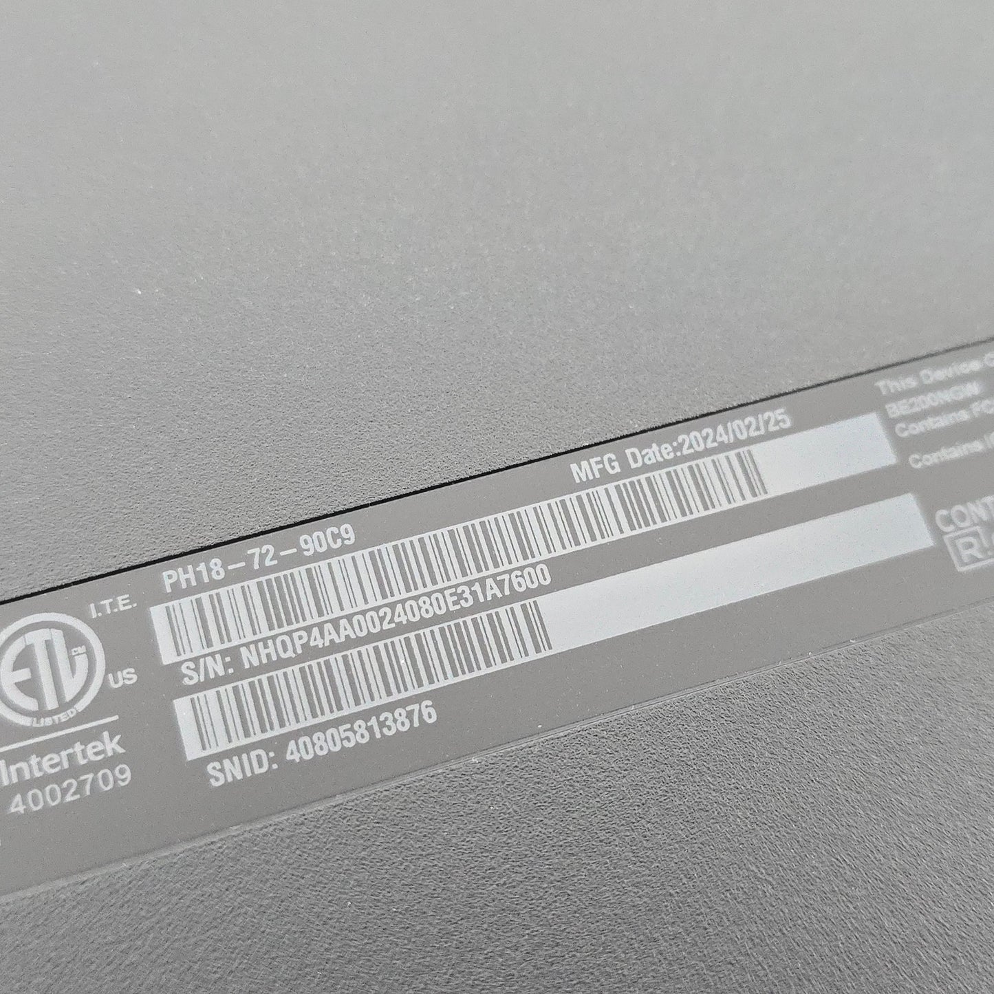 Acer Predator Helios 18, RTX 4090, Intel i9-14900HX, 32GB DDR5, 240Hz QHD+ Gaming Laptop