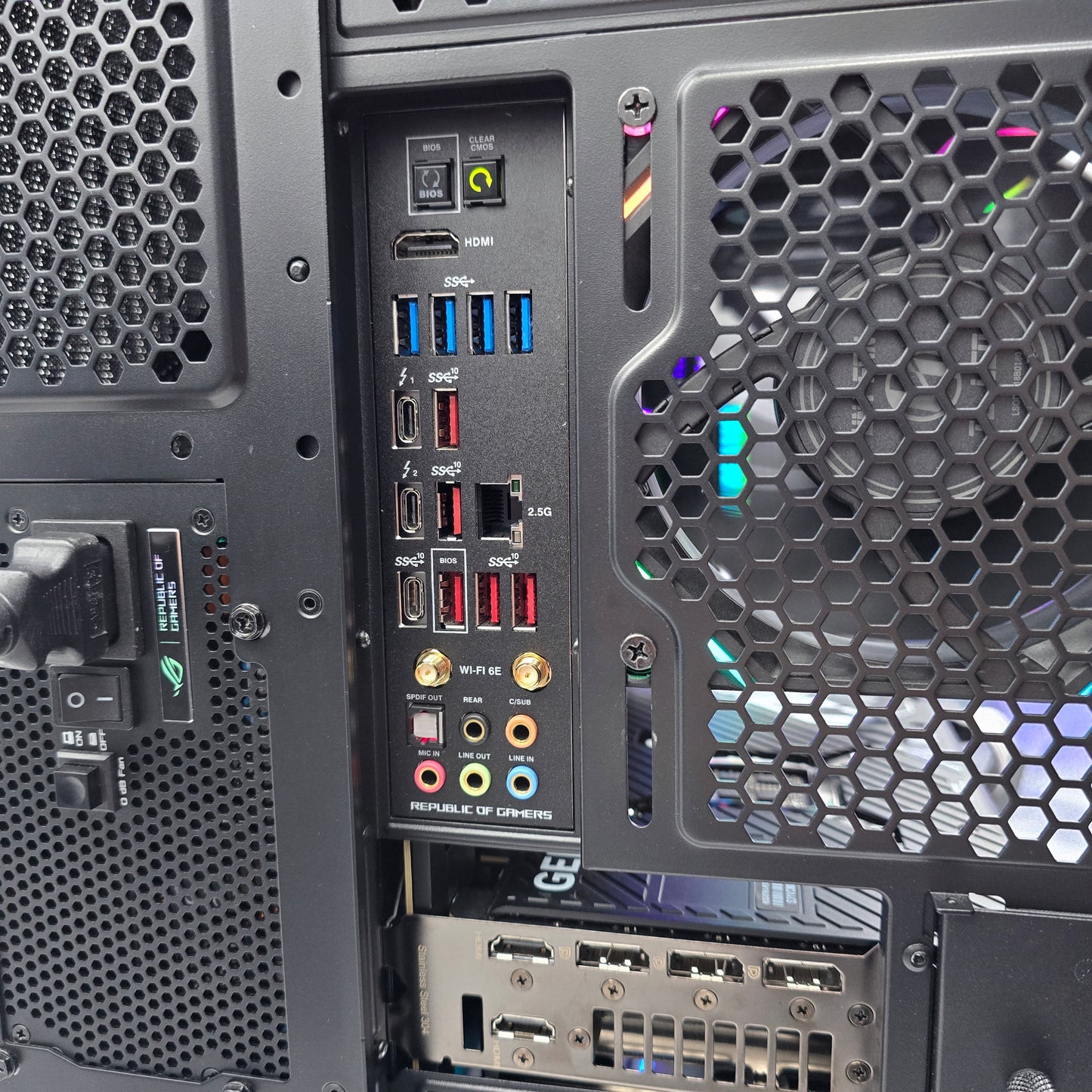 RTX 4090 STRIX, i9-14900K, 64GB DDR5, 6TB NVMe, LCD Lian Li Fans/AIO, Brand New Gaming PC