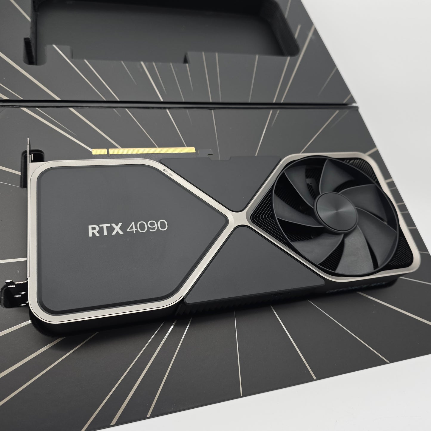 RTX 4090 Founders Edition FE 24GB, NVIDIA Gaming Graphics Card GPU