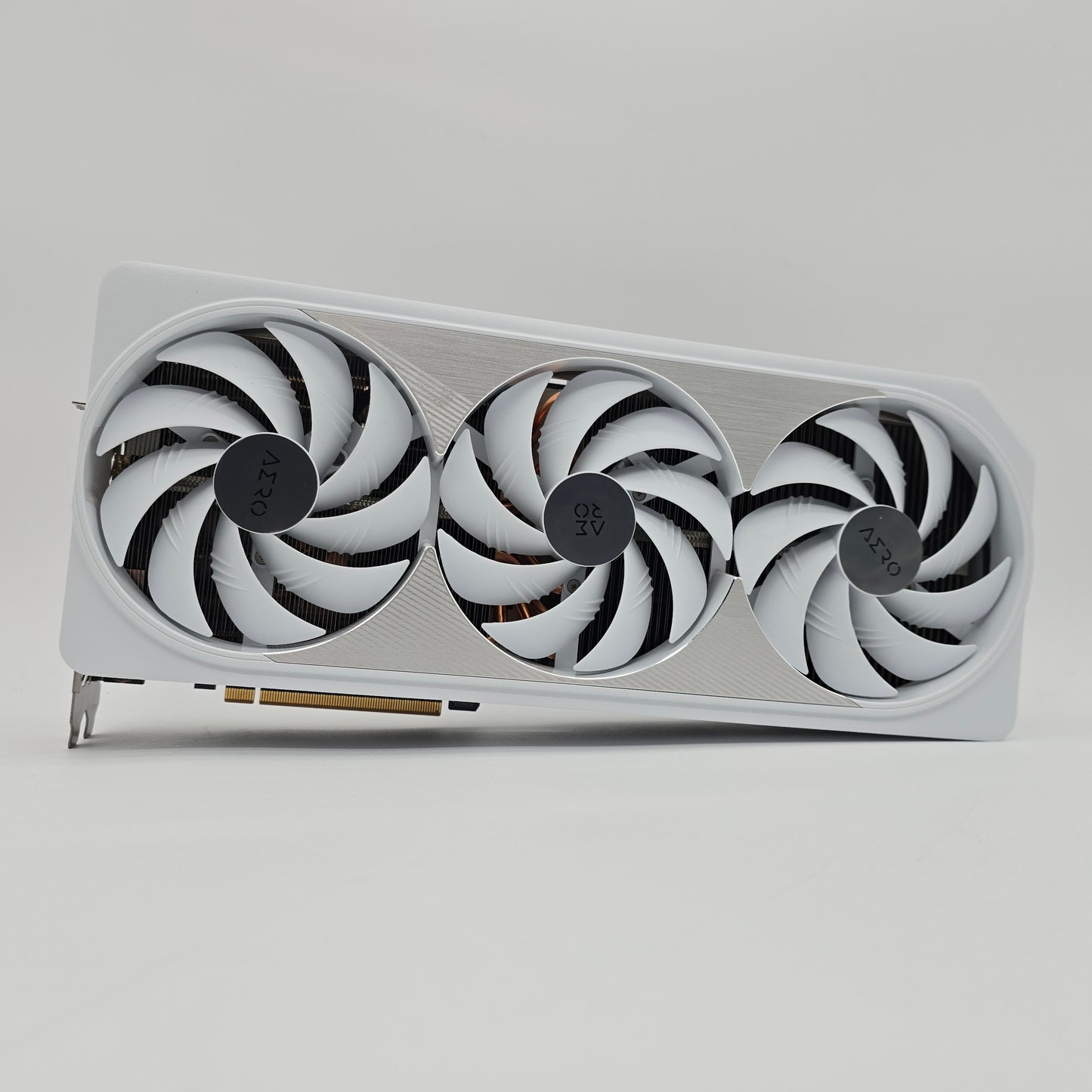 RTX 4090 Gigabyte Aero OC White 24GB, NVIDIA Gaming Graphics Card GPU
