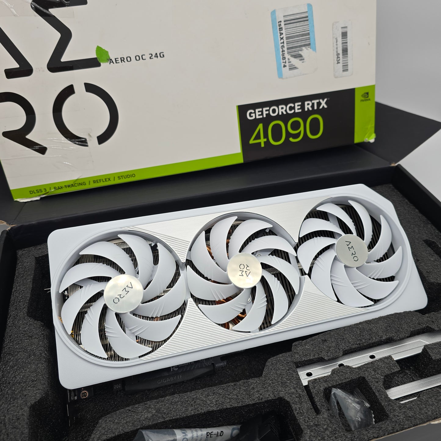 RTX 4090 Gigabyte AERO OC 24GB White, NVIDIA Gaming Graphics Card GPU