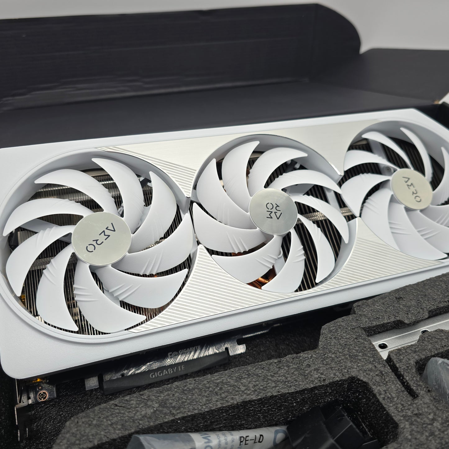 RTX 4090 Gigabyte AERO OC 24GB White, NVIDIA Gaming Graphics Card GPU