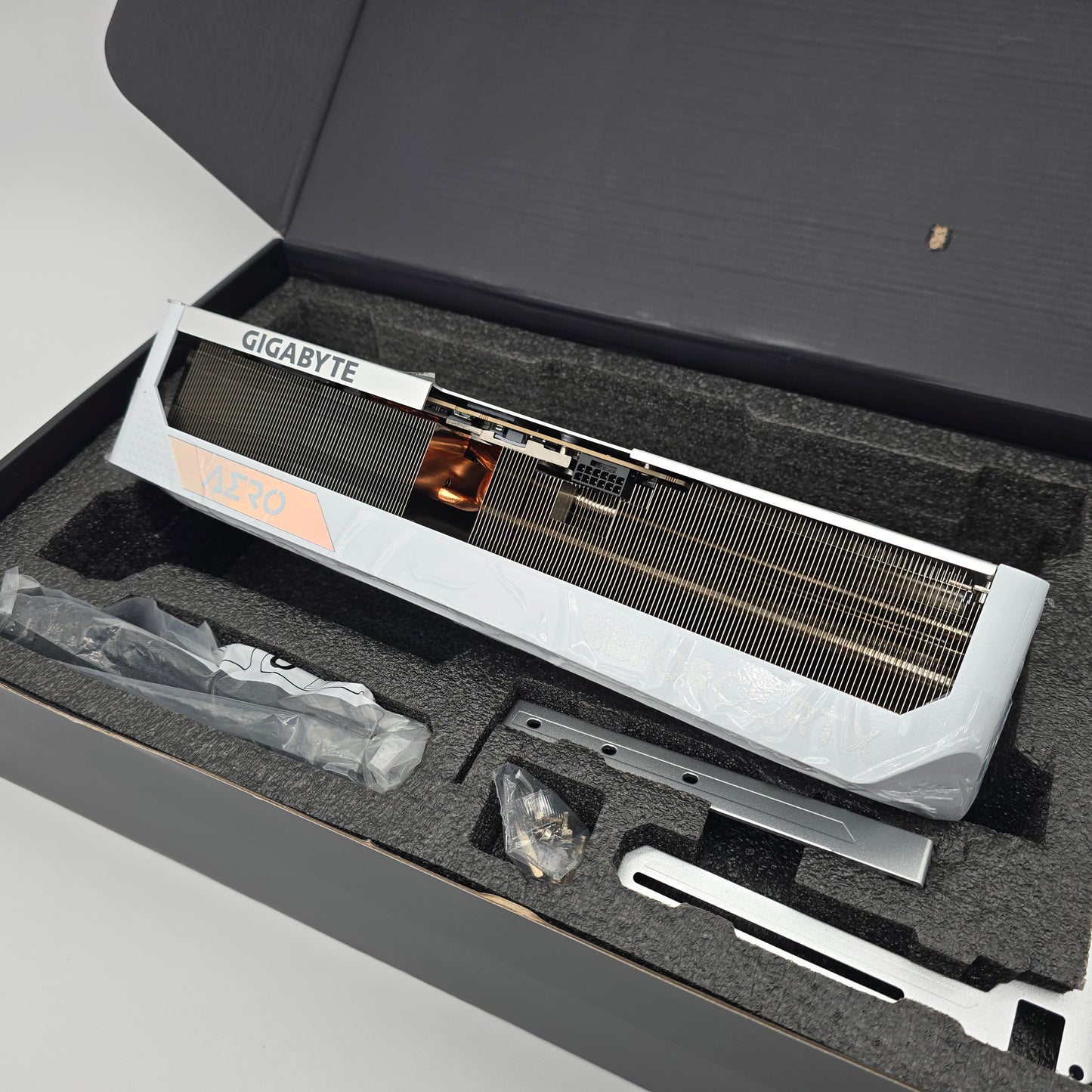 RTX 4090 Gigabyte Aero OC White 24GB, NVIDIA Gaming Graphics Card GPU, Brand New