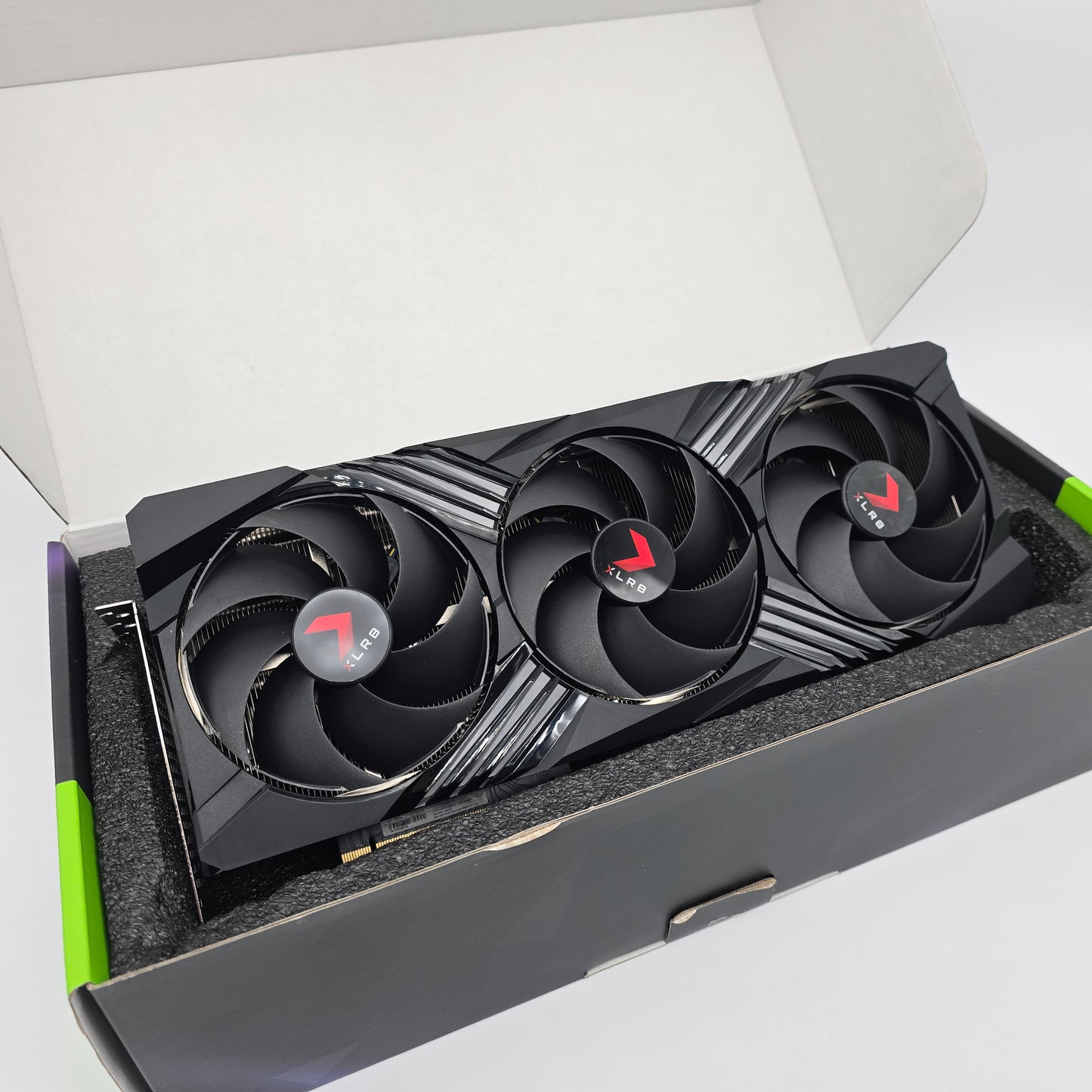 RTX 4090 PNY XLR8 Gaming Verto EPIC-X OC RGB 24GB, NVIDIA Gaming Graphics Card GPU