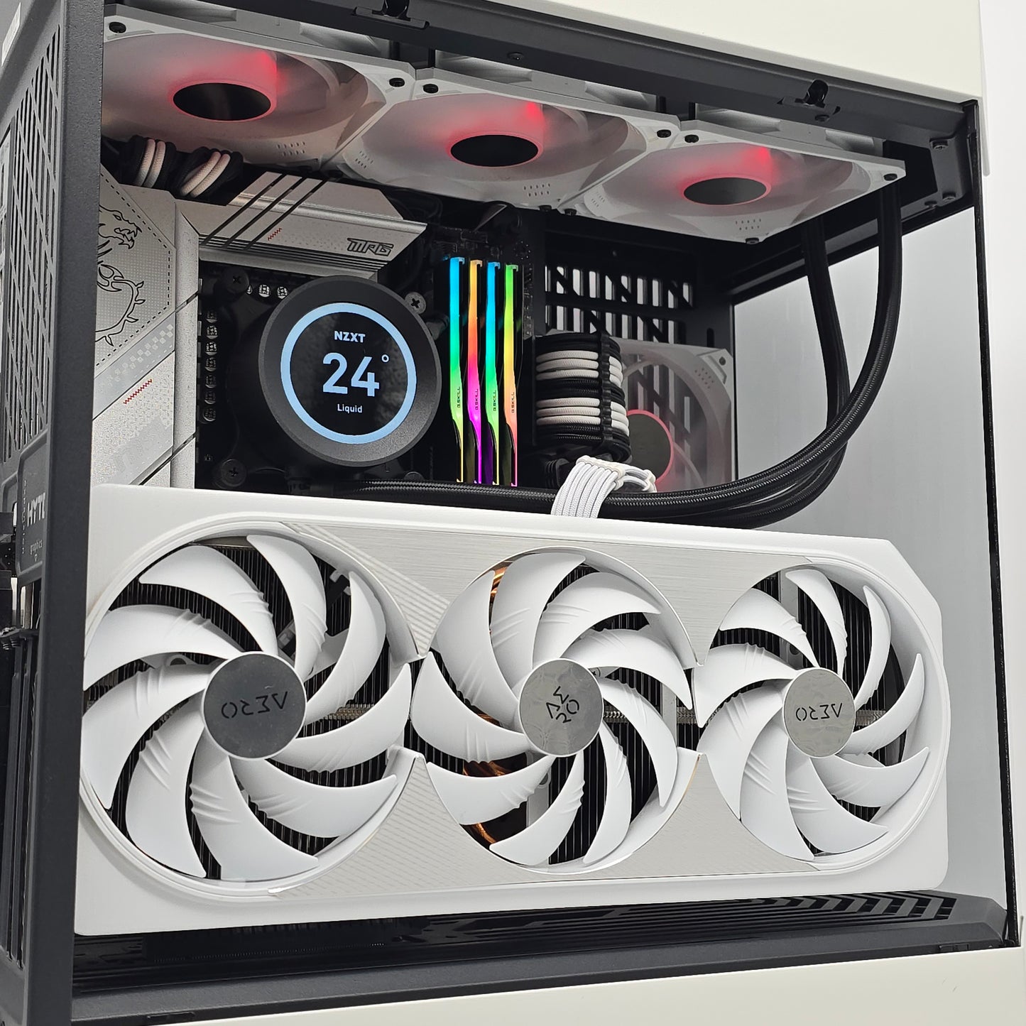 RTX 4090, Intel i9-13900K, 4TB, 64GB DDR5, Custom White Hyte Y60 Gaming PC