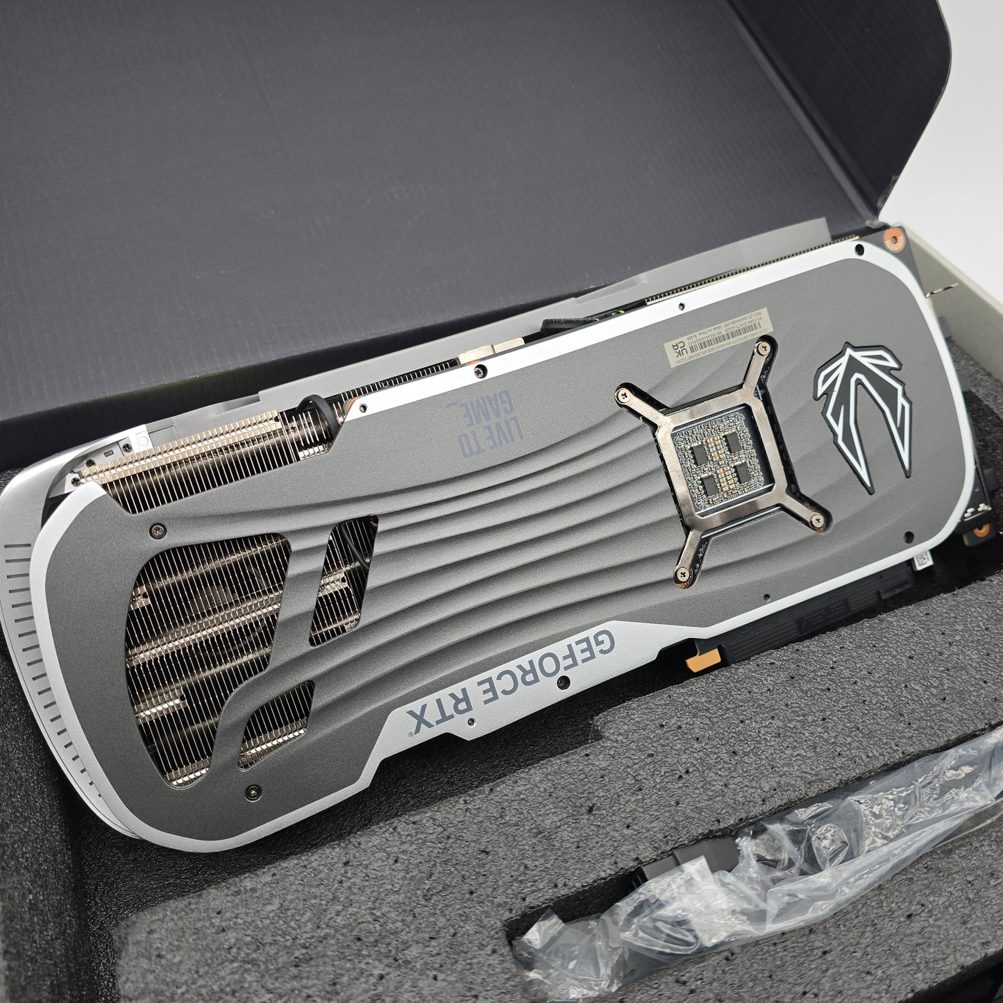 RTX 4090 Zotac Airo AMP EXTREME 24GB, NVIDIA Gaming Graphics Card GPU