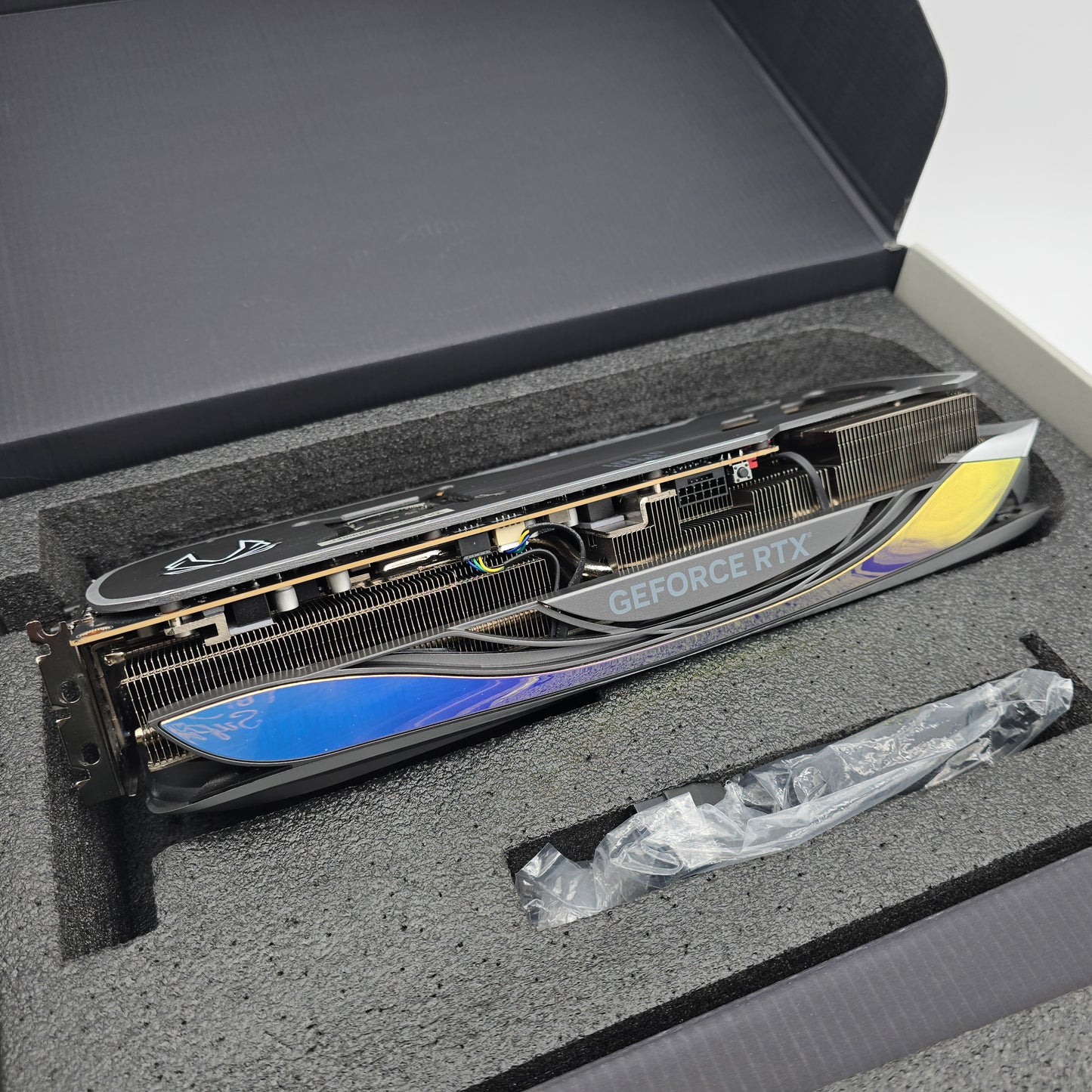 RTX 4090 Zotac Airo AMP EXTREME 24GB, NVIDIA Gaming Graphics Card GPU