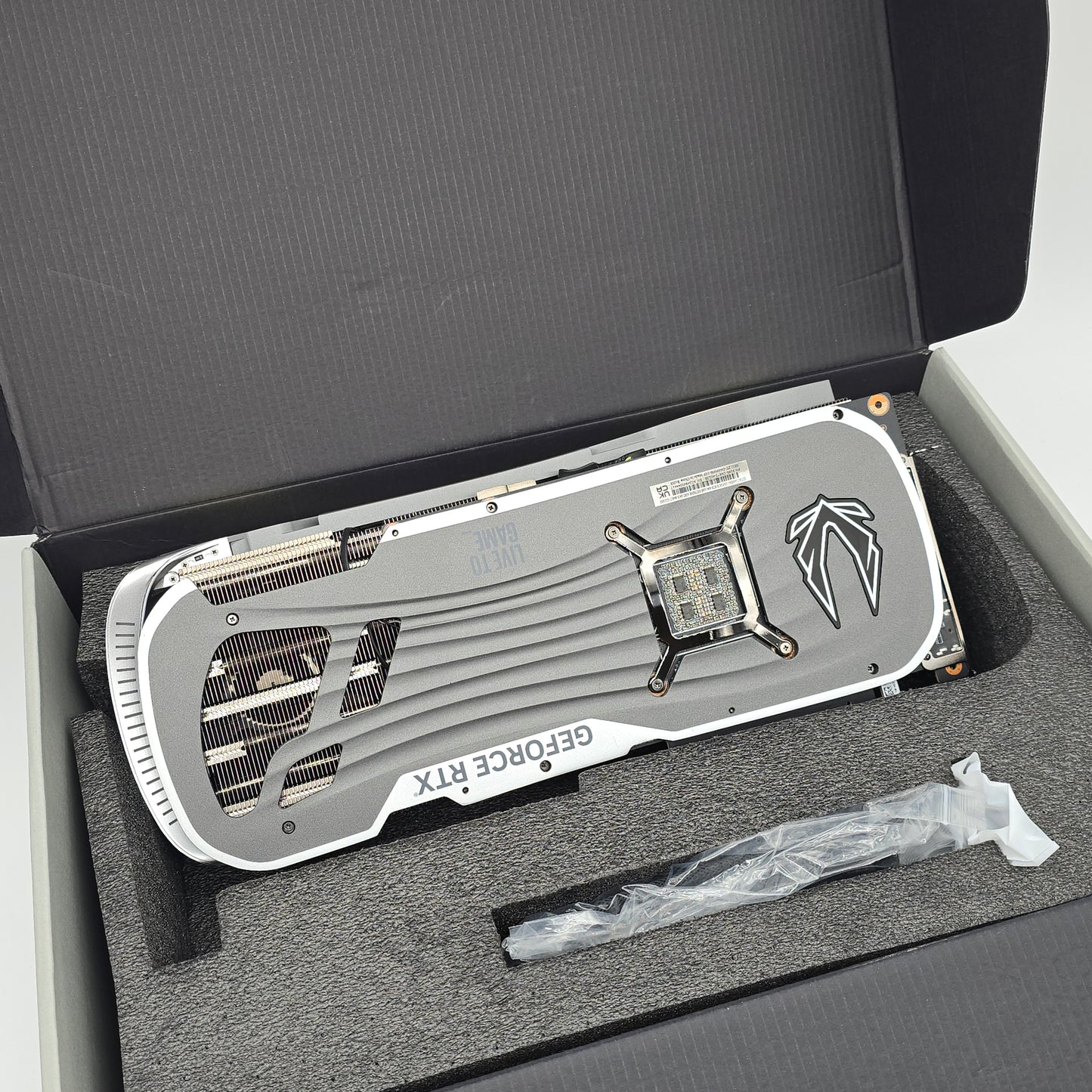 RTX 4090 Zotac AMP Extreme Airo 24GB, NVIDIA Gaming Graphics Card GPU