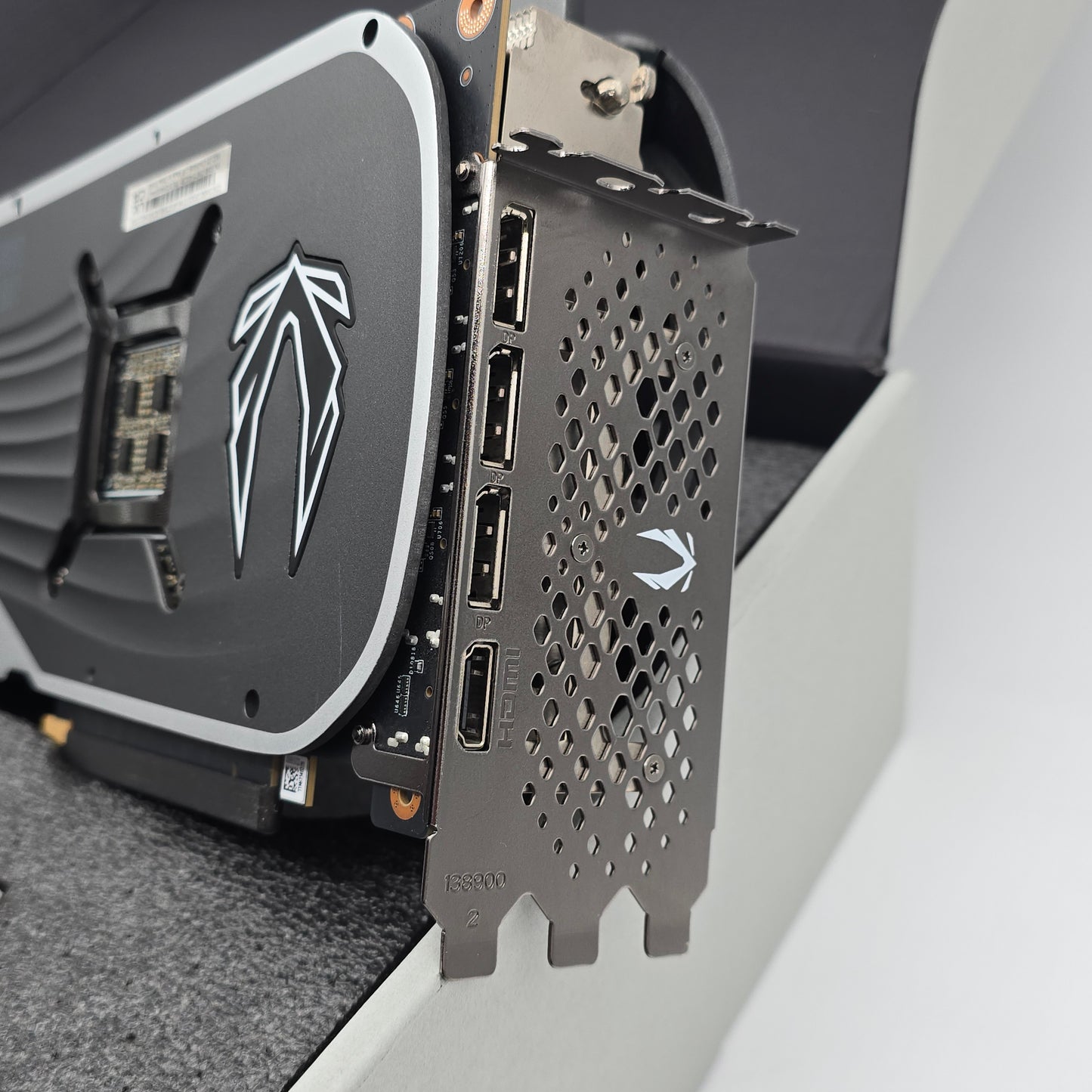 RTX 4090 Zotac AMP Extreme Airo 24GB, NVIDIA Gaming Graphics Card GPU