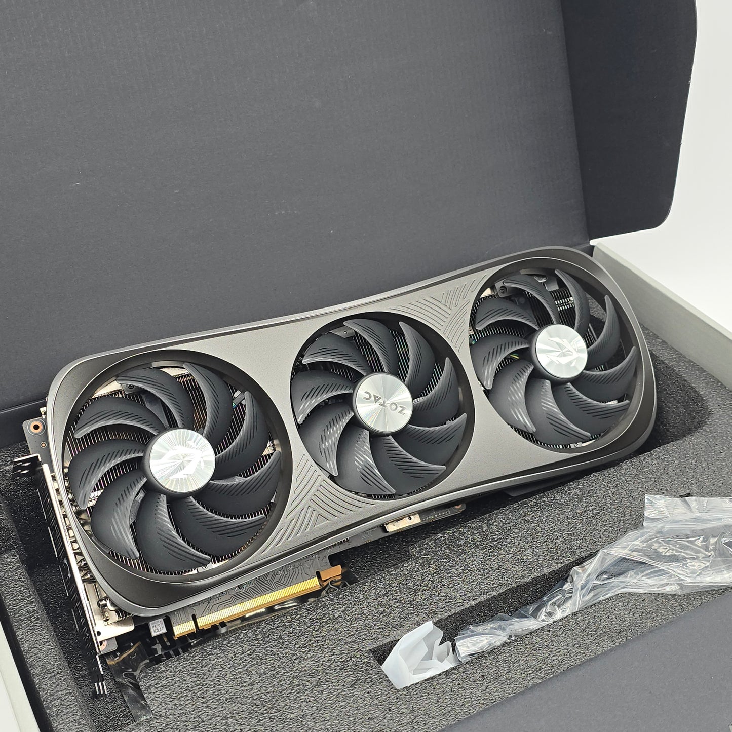 RTX 4090 Zotac Trinity 24GB, NVIDIA Gaming Graphics Card GPU