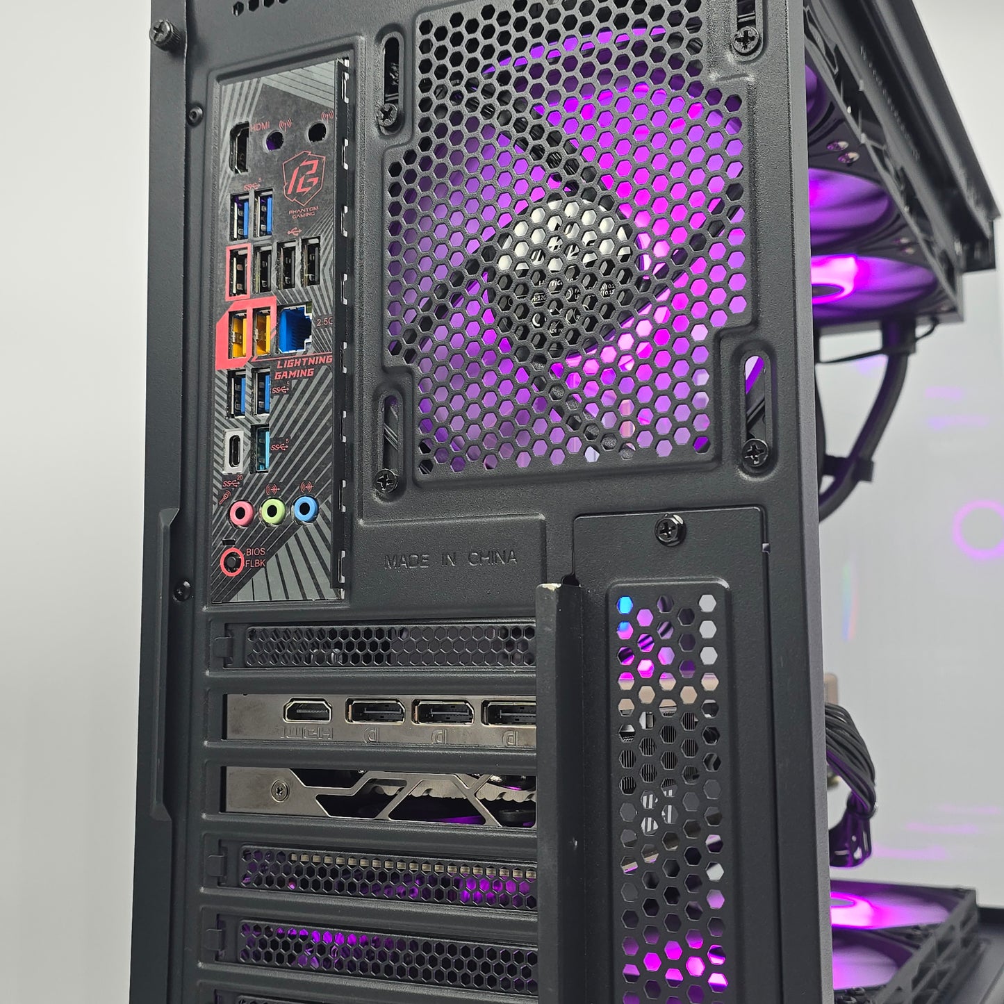 RTX 5070 Ti, Ryzen 7 9700X, 32GB DDR5, 1TB NVMe SSD, Custom Liquid Cooled Gaming PC