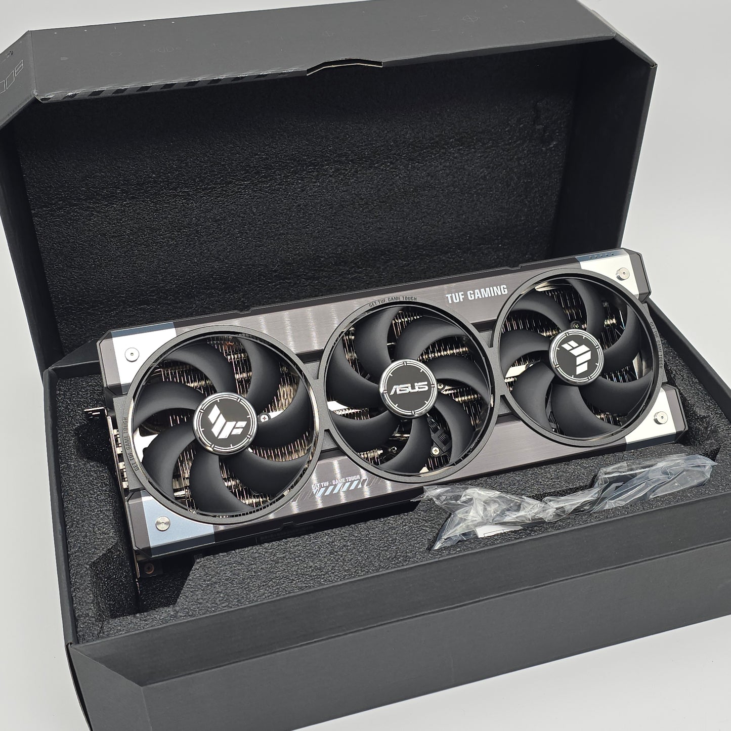 RTX 5080 ASUS TUF OC 16GB, NVIDIA Gaming Graphics Card GPU