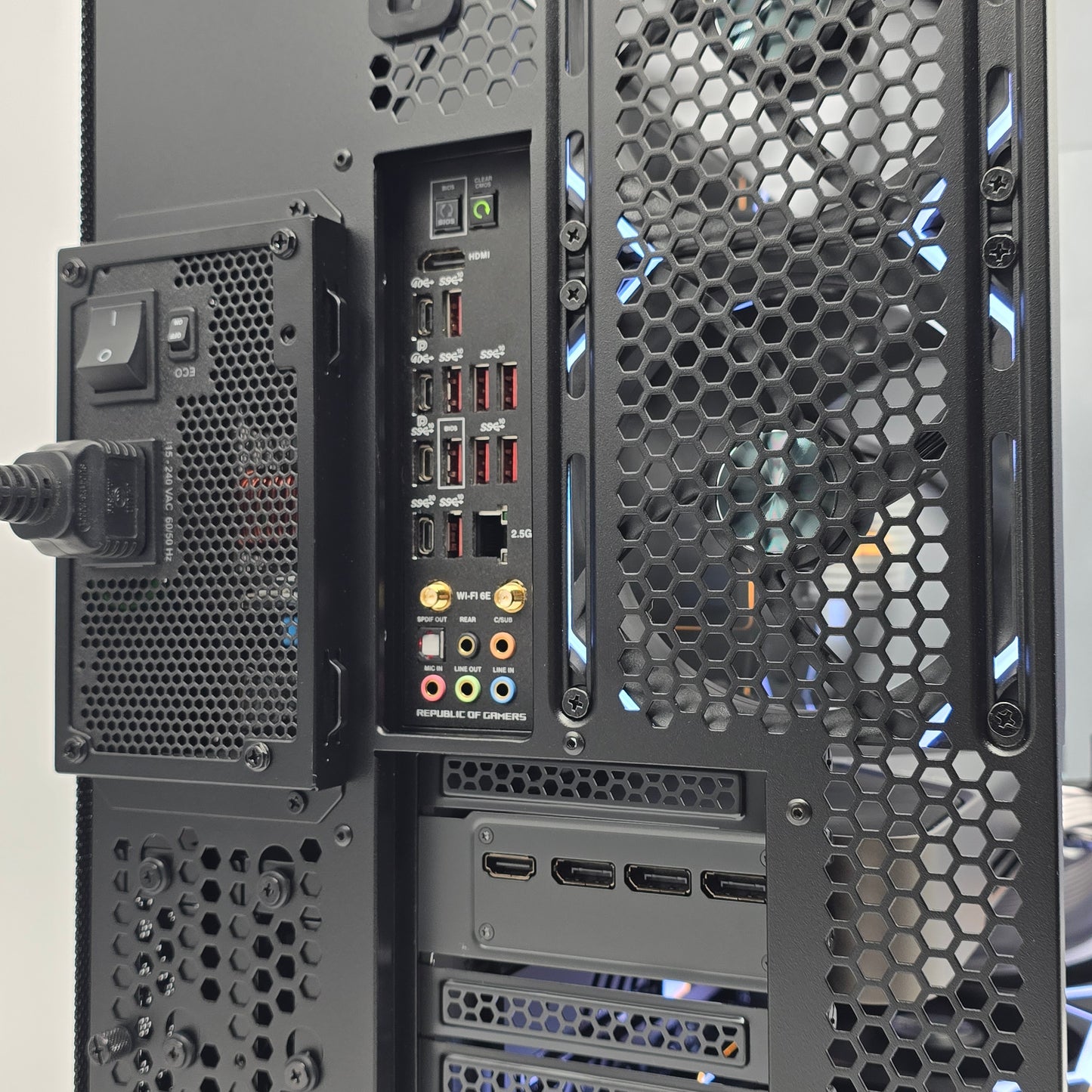 RTX 5080, Ryzen 9800X3D, 64GB DDR5, Custom LCD Liquid Cooled Gaming PC