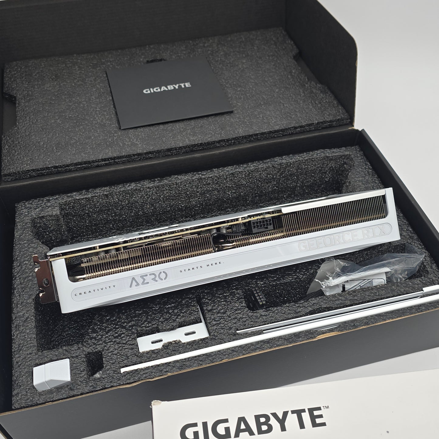 RTX 5080 Gigabyte Aero OC 16GB SFF, NVIDIA Gaming Graphics Card GPU