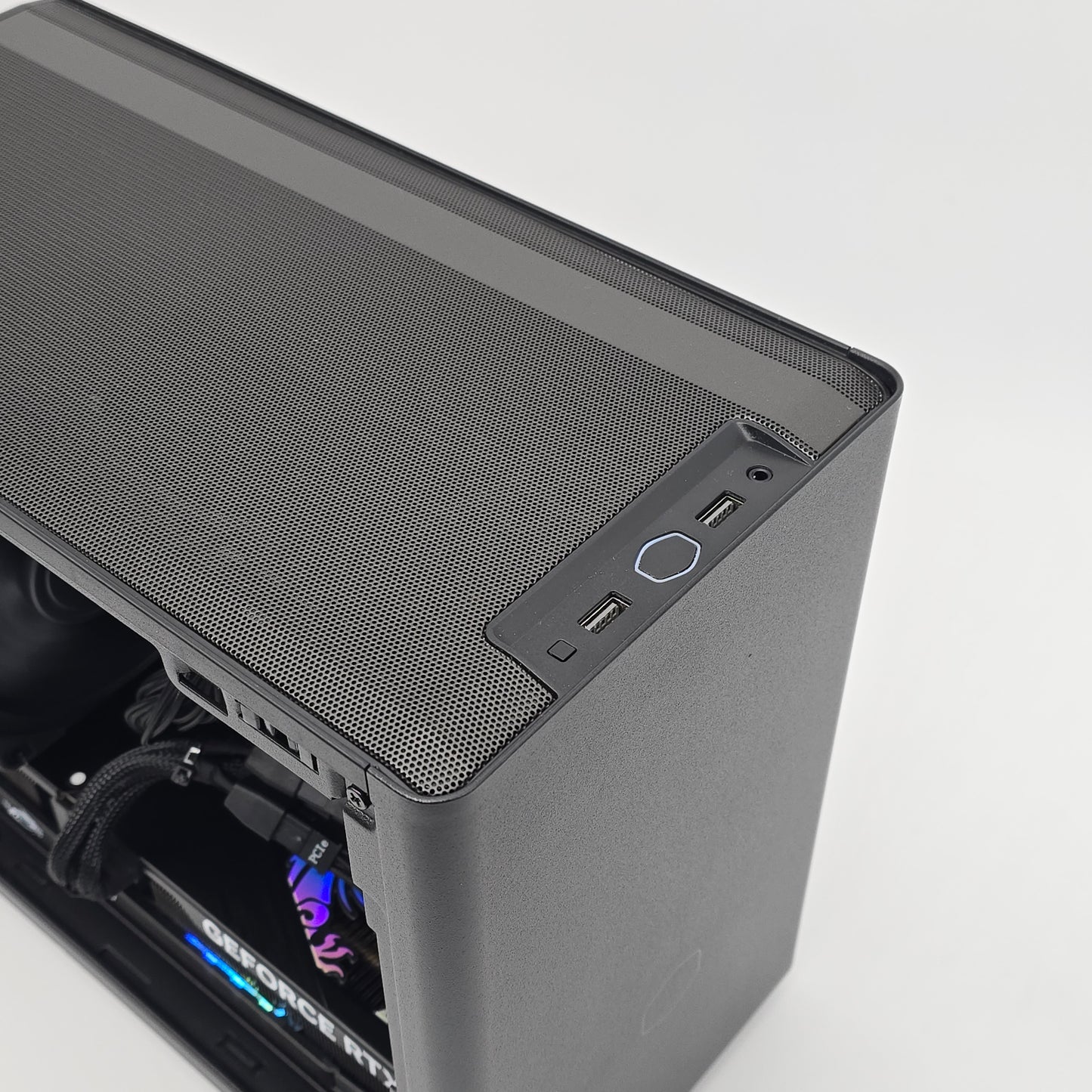 RTX 5080, Ryzen 9 7950X3D, 96GB DDR5, 2TB NVMe, Custom Mini-ITX Gaming PC