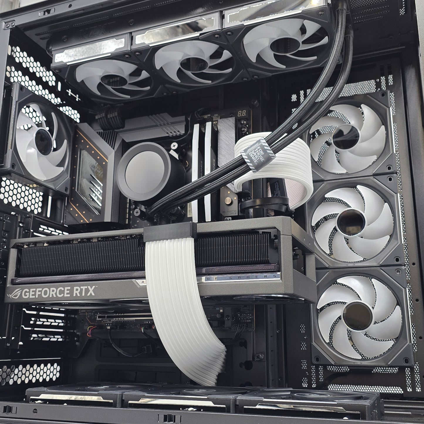 RTX 5080 ROG ASTRAL, Ryzen 9800X3D, 64GB DDR5, 4TB NVMe, Custom Liquid Cooled Gaming PC