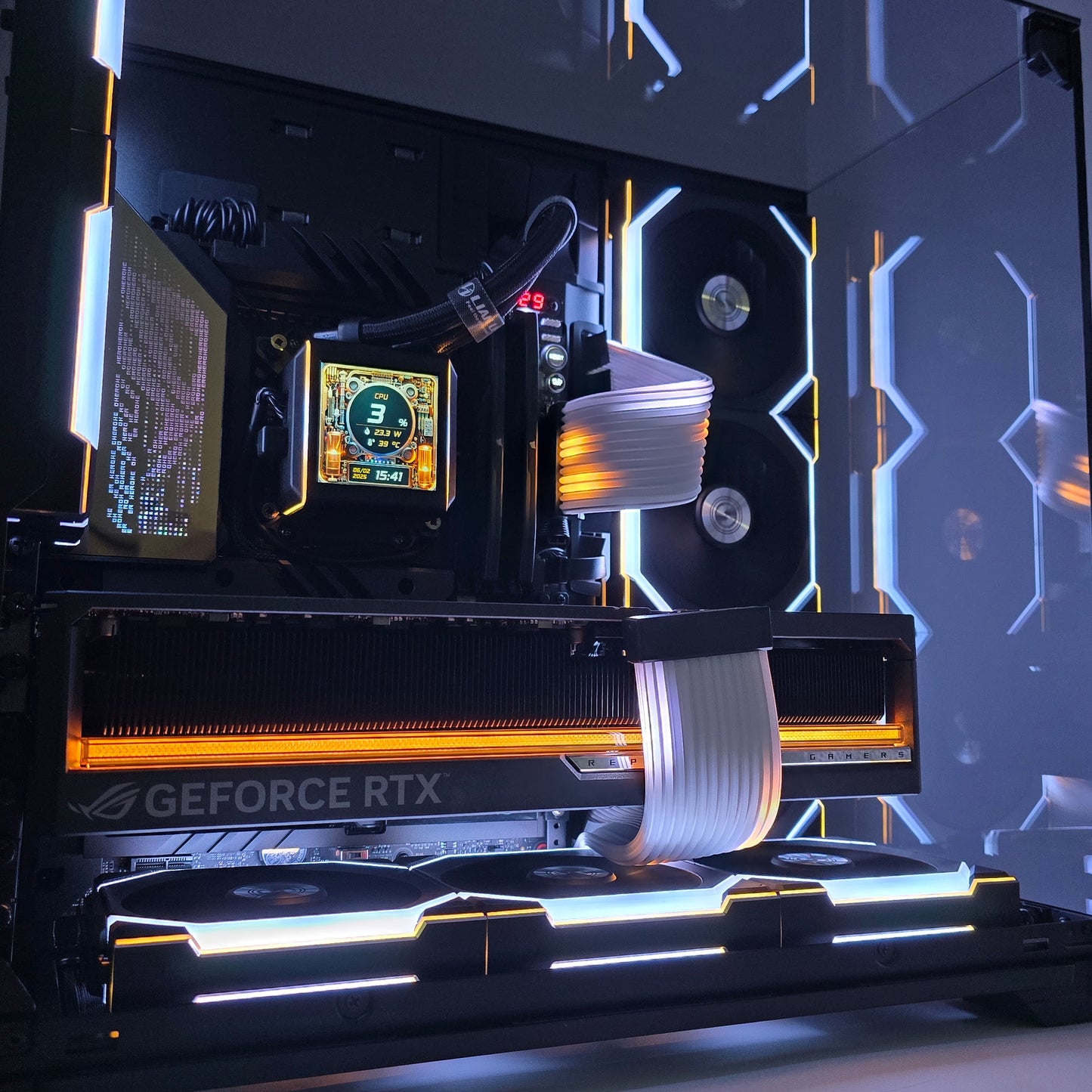 RTX 5090 ASTRAL, Ryzen 9800X3D, 64GB DDR5, Custom LCD Liquid Cooled Gaming PC